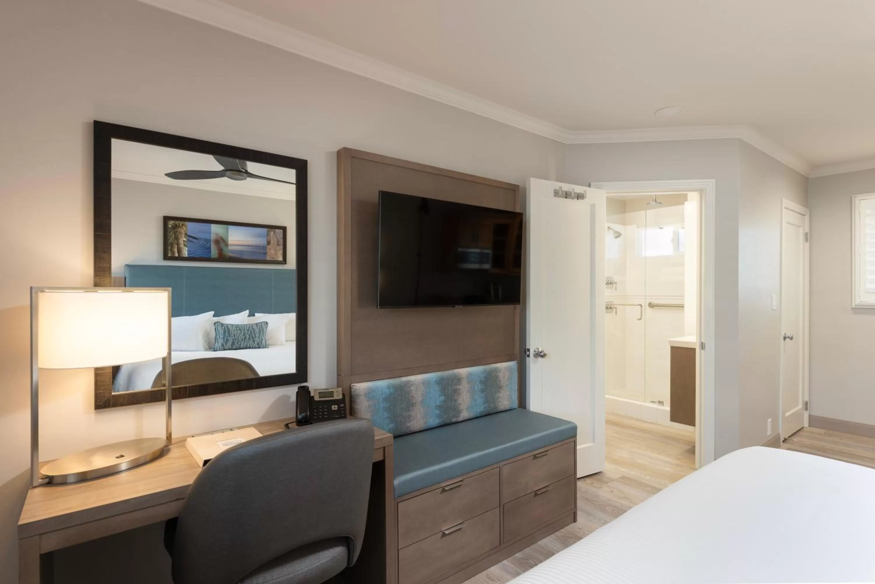 Bed in Marina Beach Motel