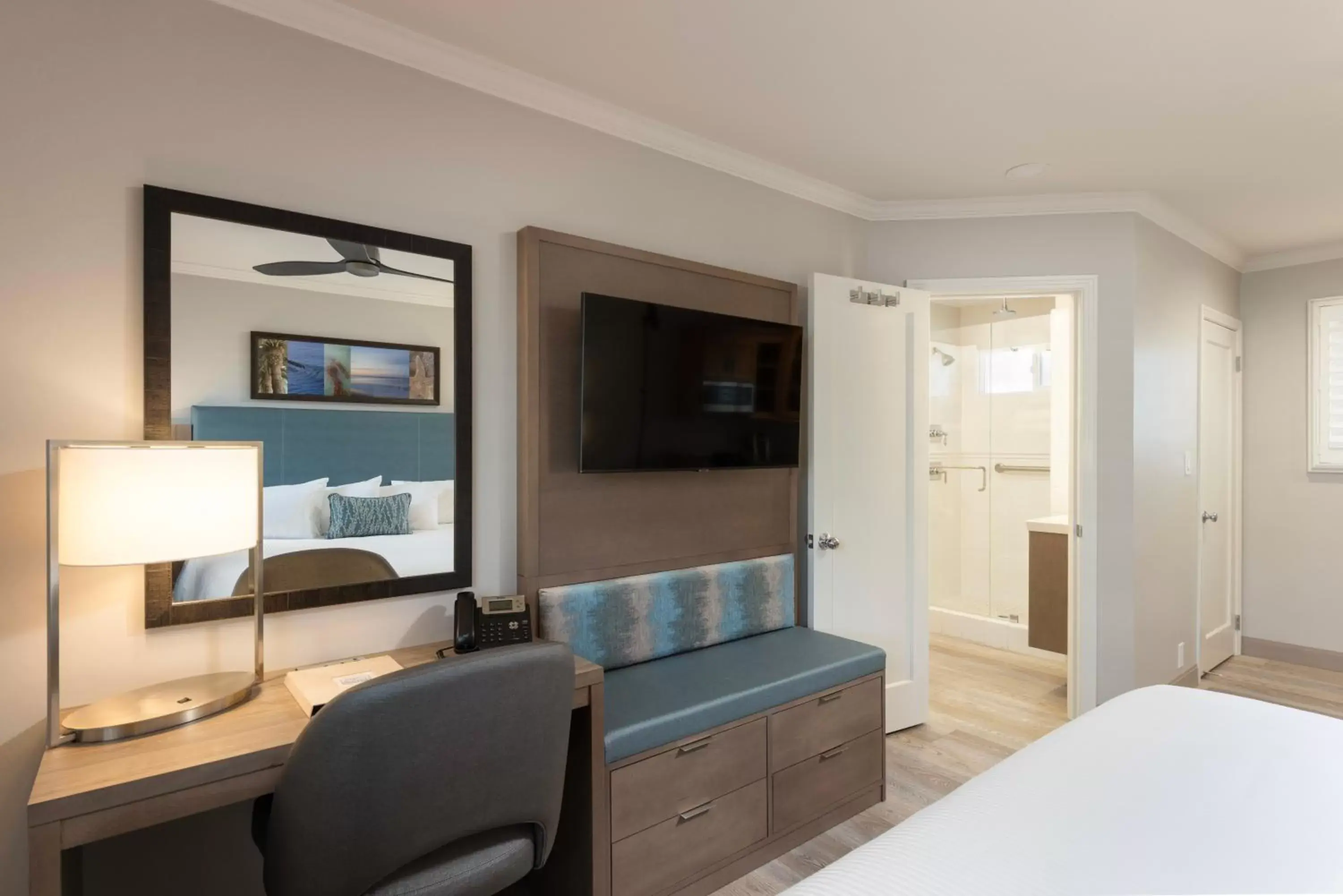 Bed in Marina Beach Motel Bed in Marina Beach Motel