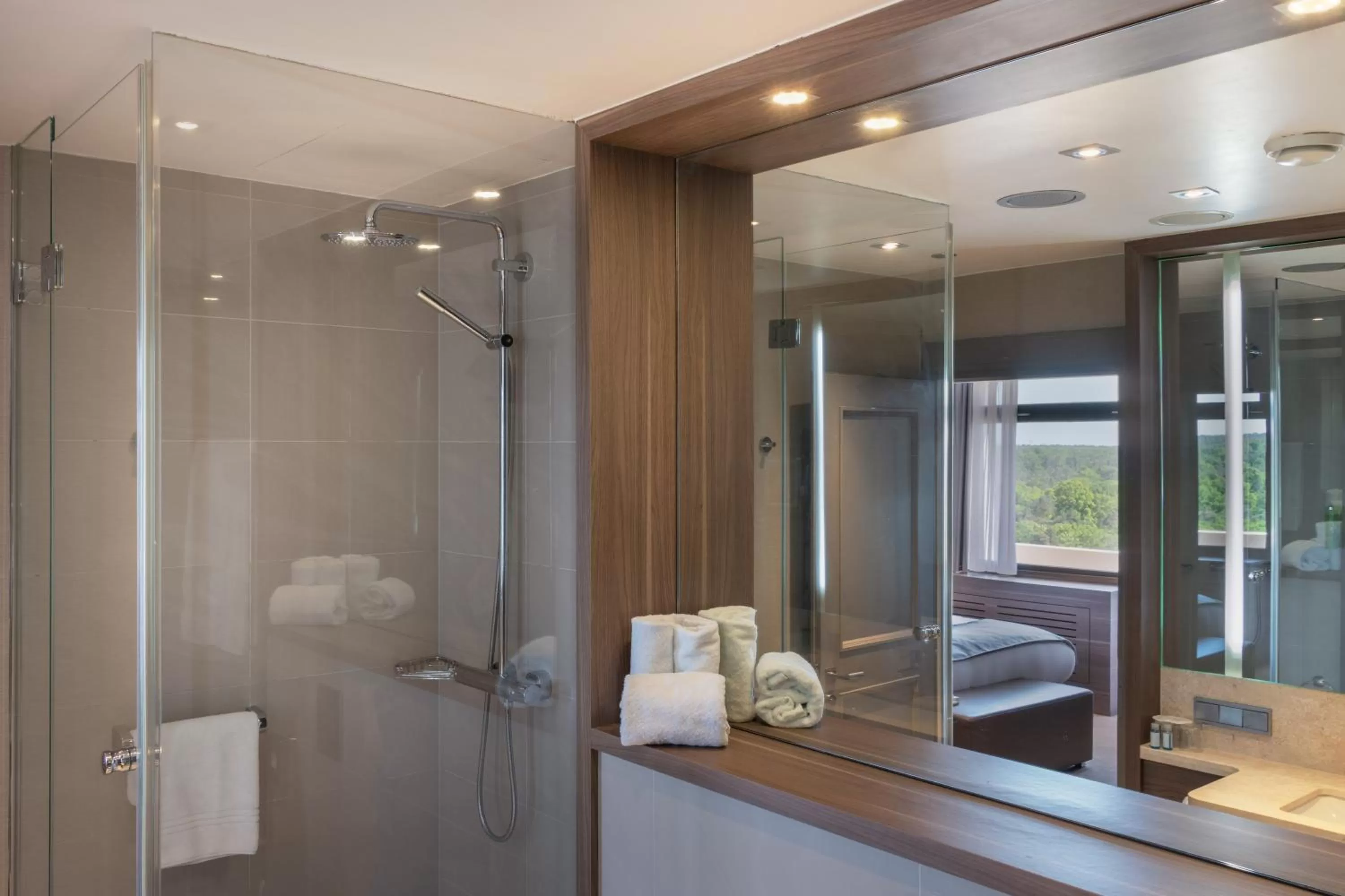 Bathroom in Crowne Plaza Frankfurt Congress Hotel by IHG