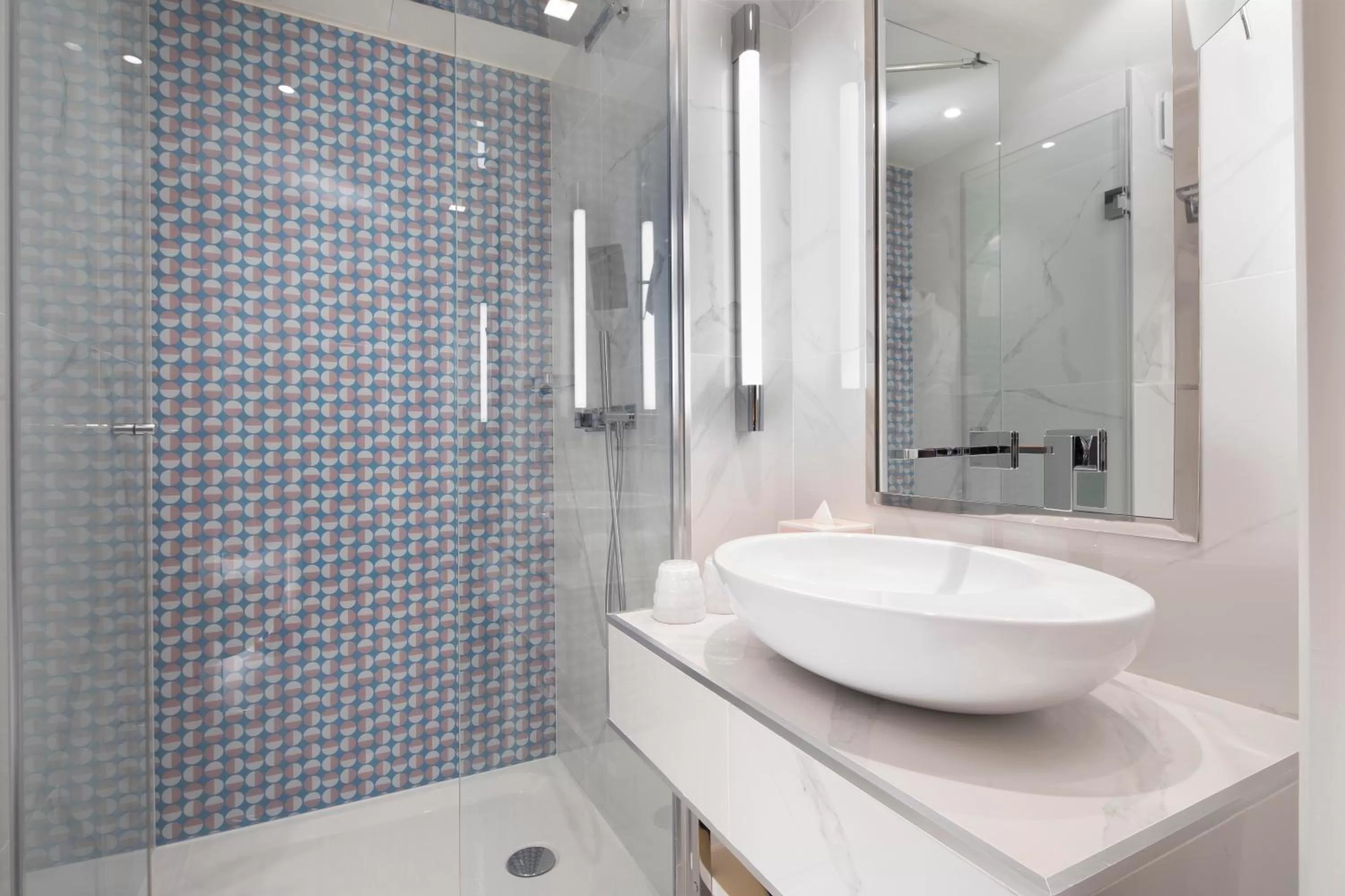 Toilet in Hôtel Dress Code