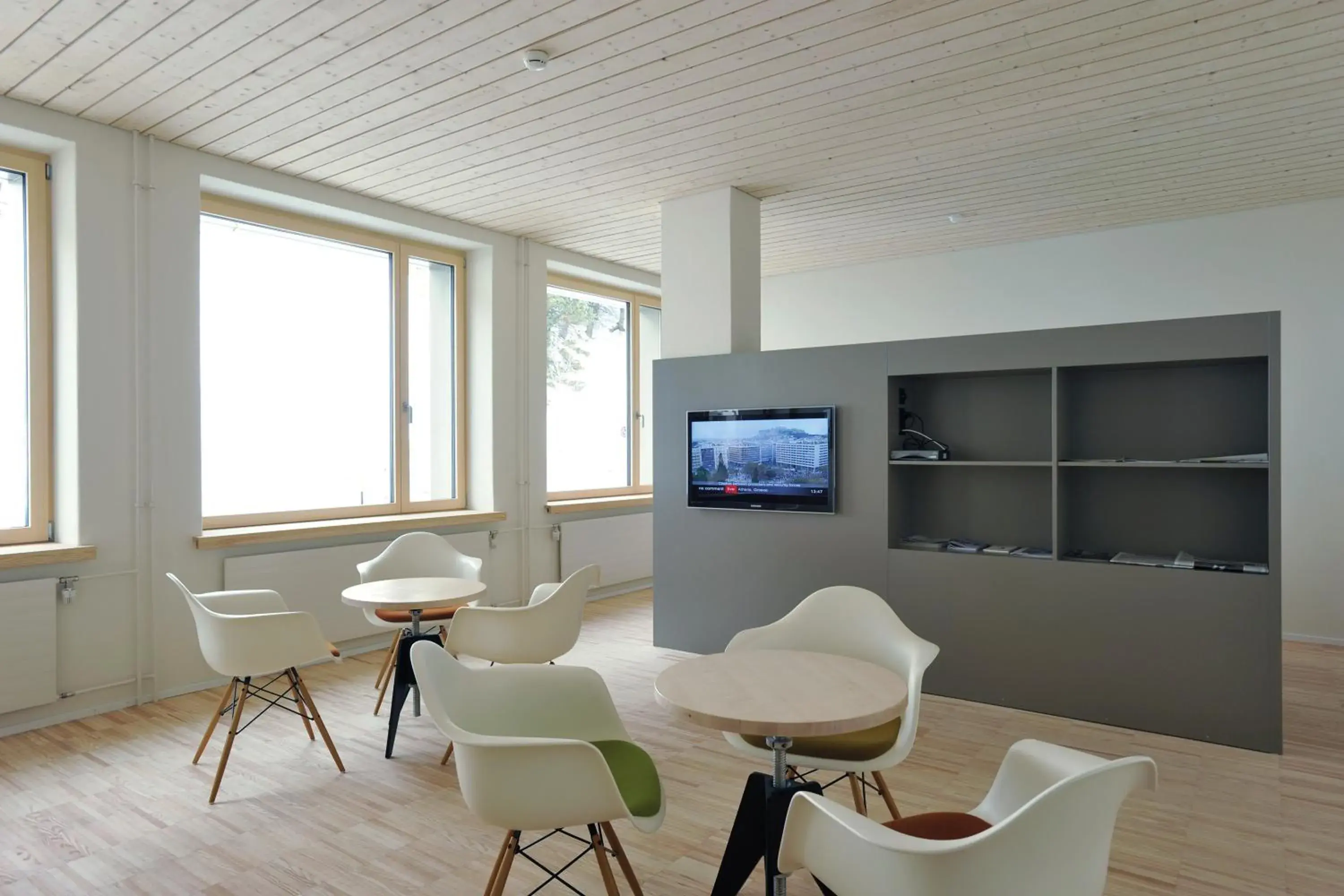 Lounge or bar, Seating Area in St. Moritz Youth Hostel