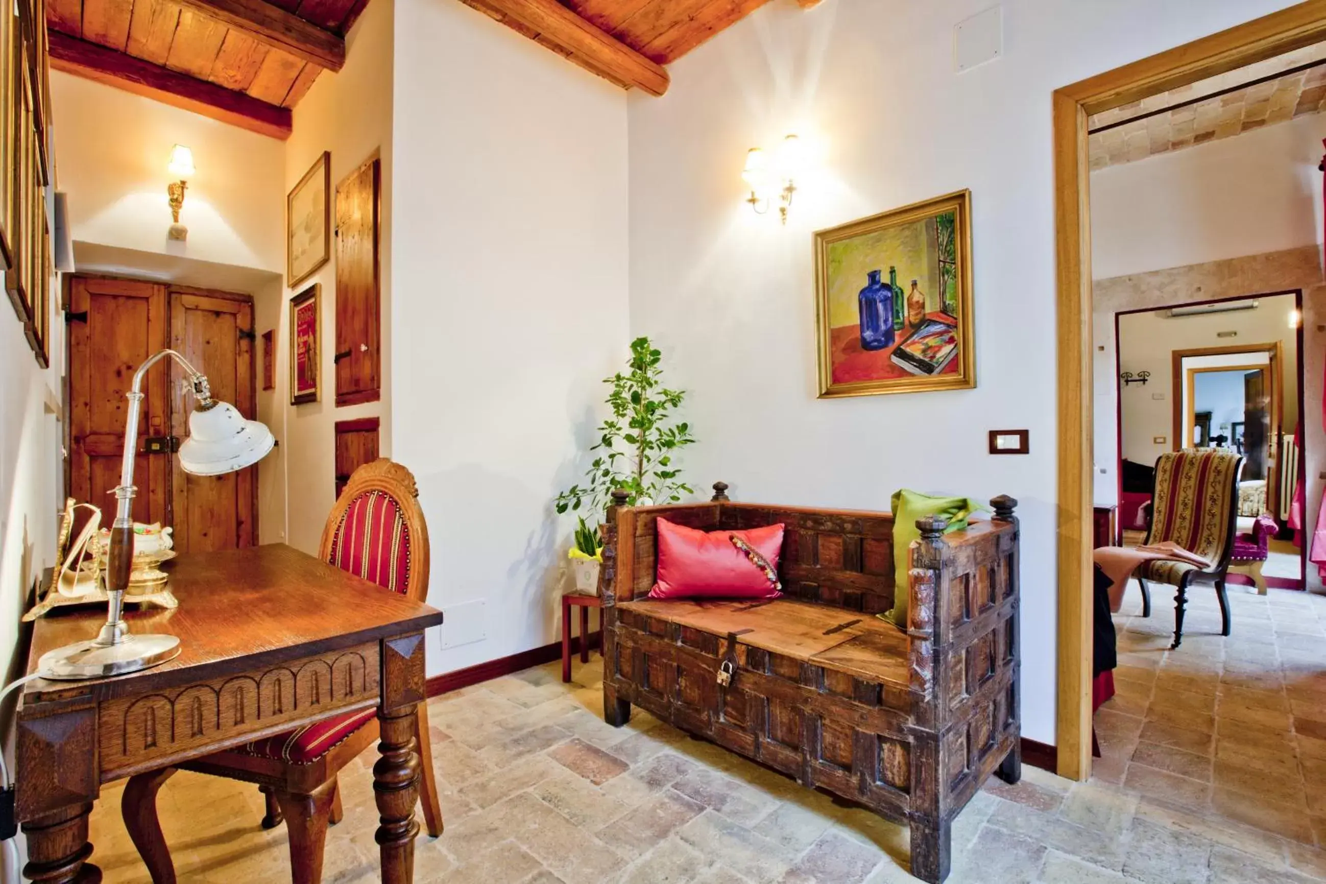 Library, Seating Area in B&B Il Marchese Del Grillo