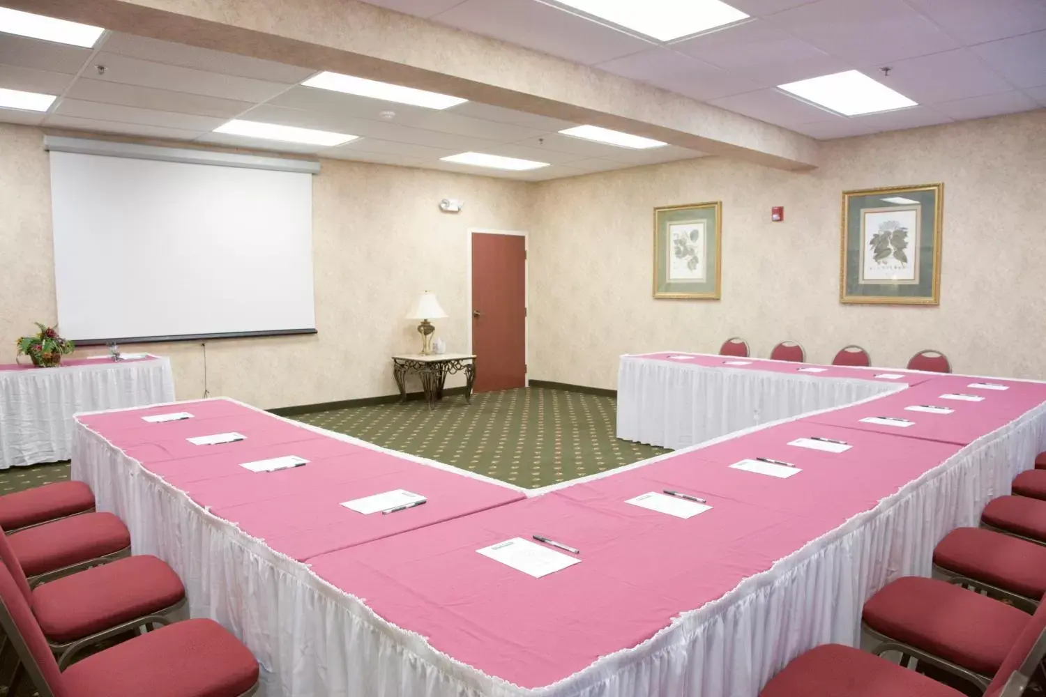 Meeting/conference room in Hawthorn Suites by Wyndham Columbus West