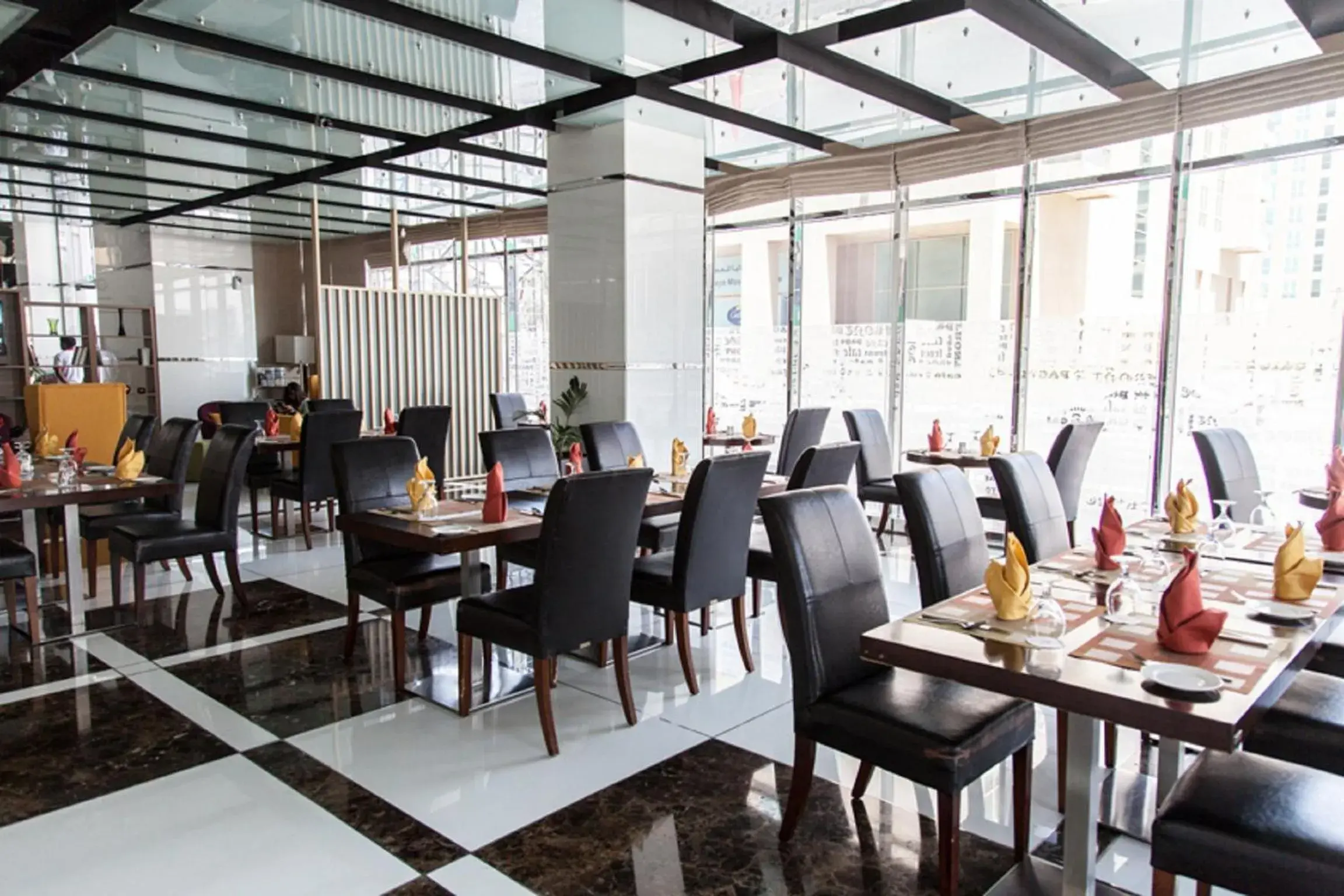 Restaurant/Places to Eat in Pearl Executive Hotel Apartments