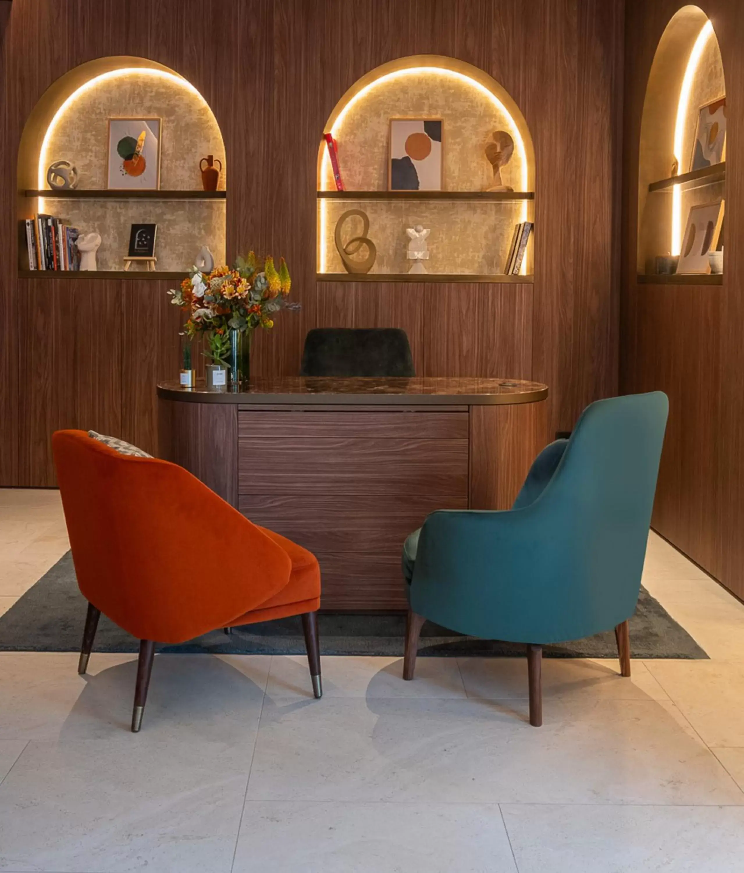 concierge, Lobby/Reception in Hôtel Burdigala by Inwood Hotels