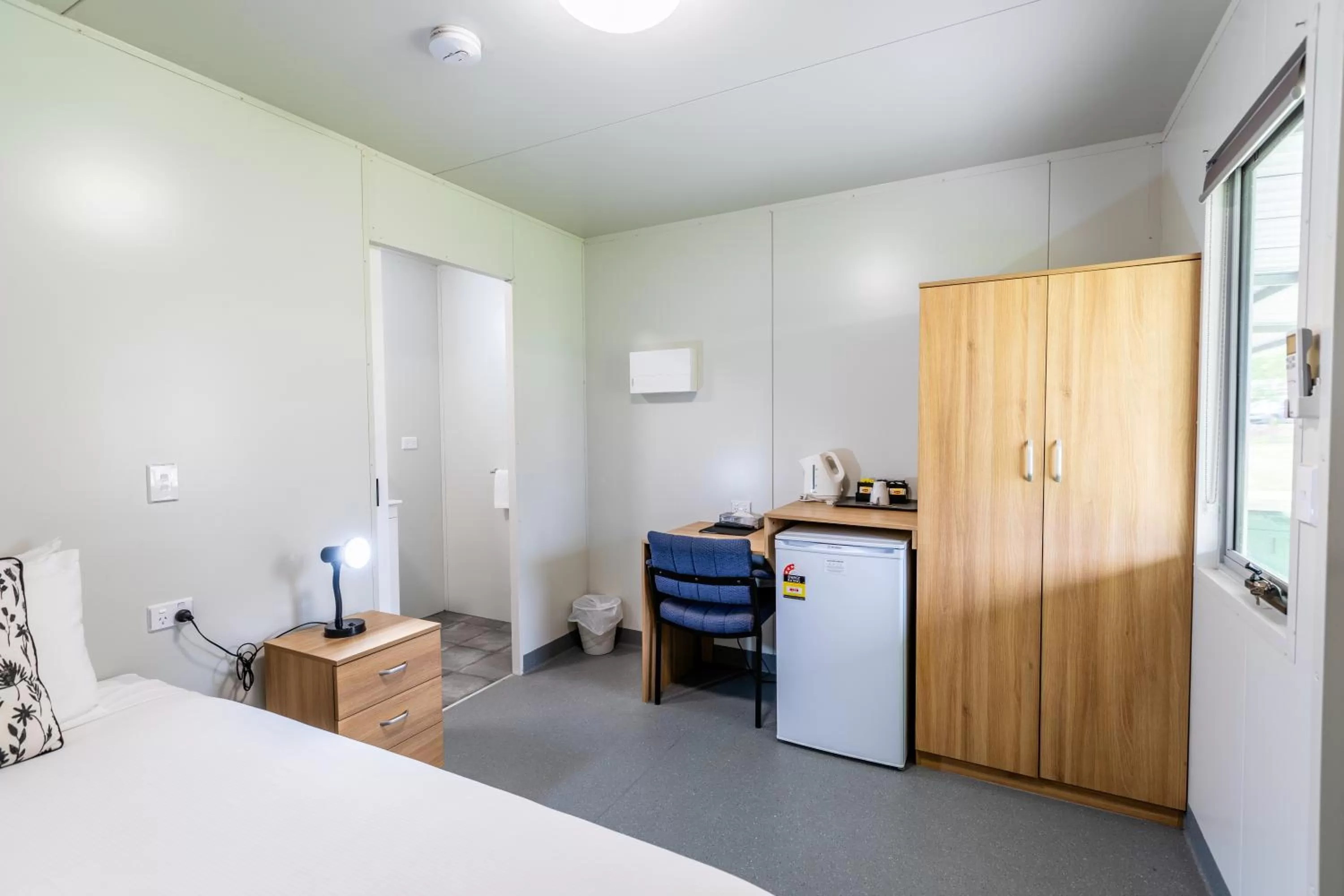 Property building, Bed in Manjimup Kingsley Motel