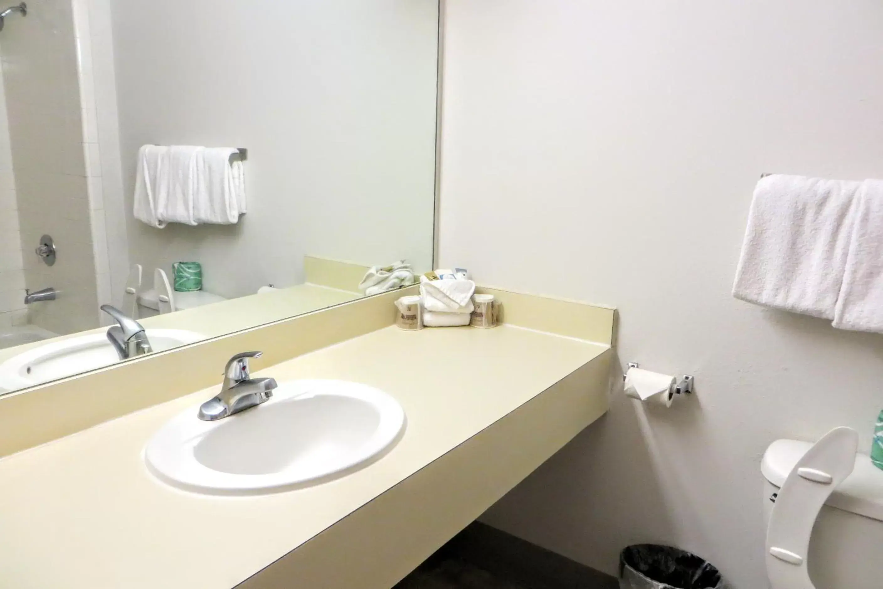 Bathroom in Guest House Inn Medical District near Texas Tech Univ