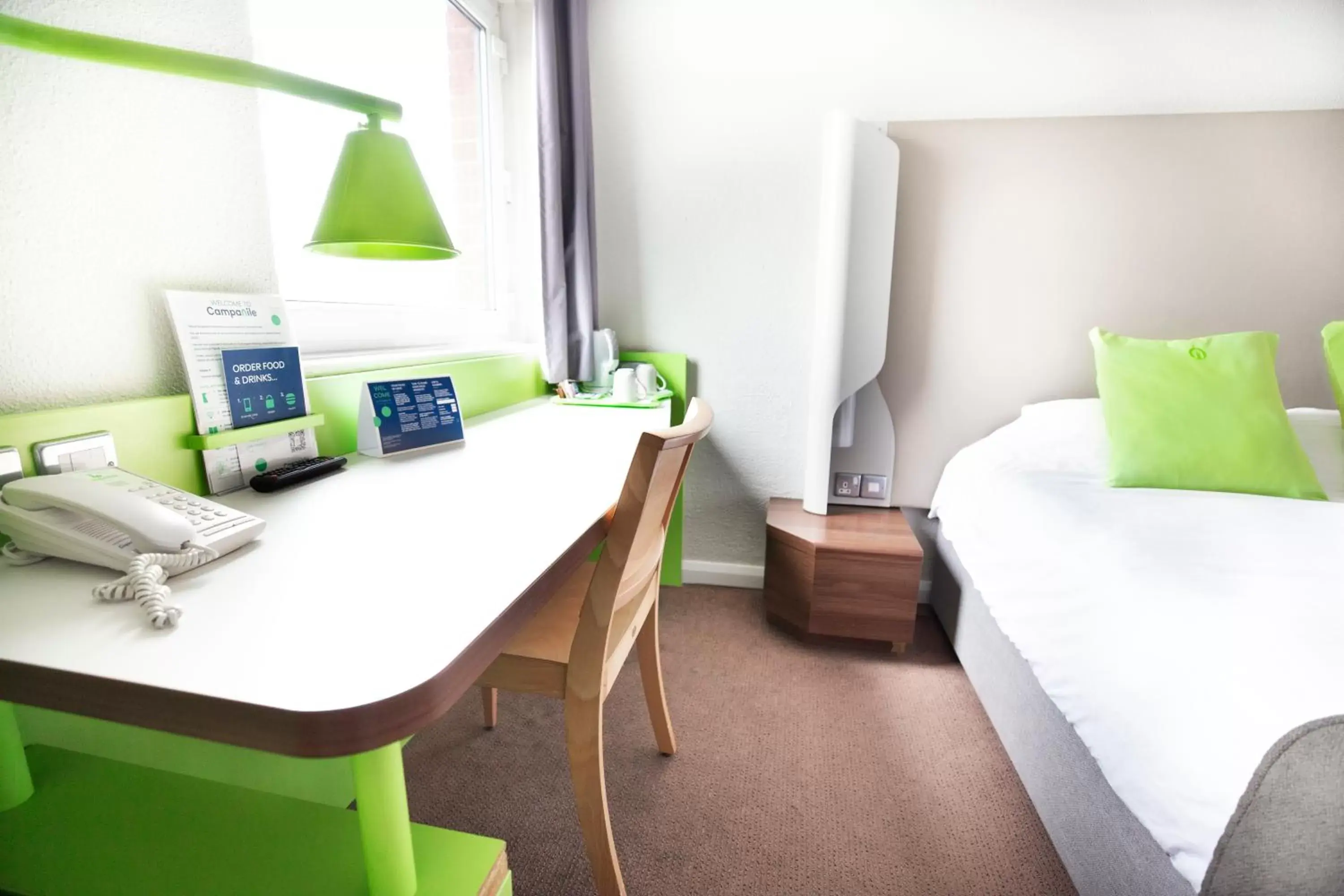 Bedroom, Bed in Campanile Swindon