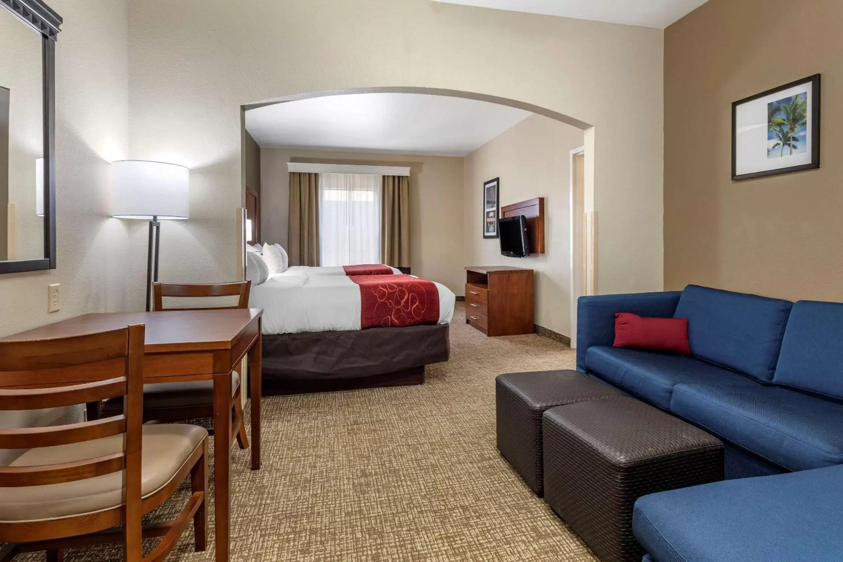 Photo of the whole room in Comfort Suites Shreveport West I-20