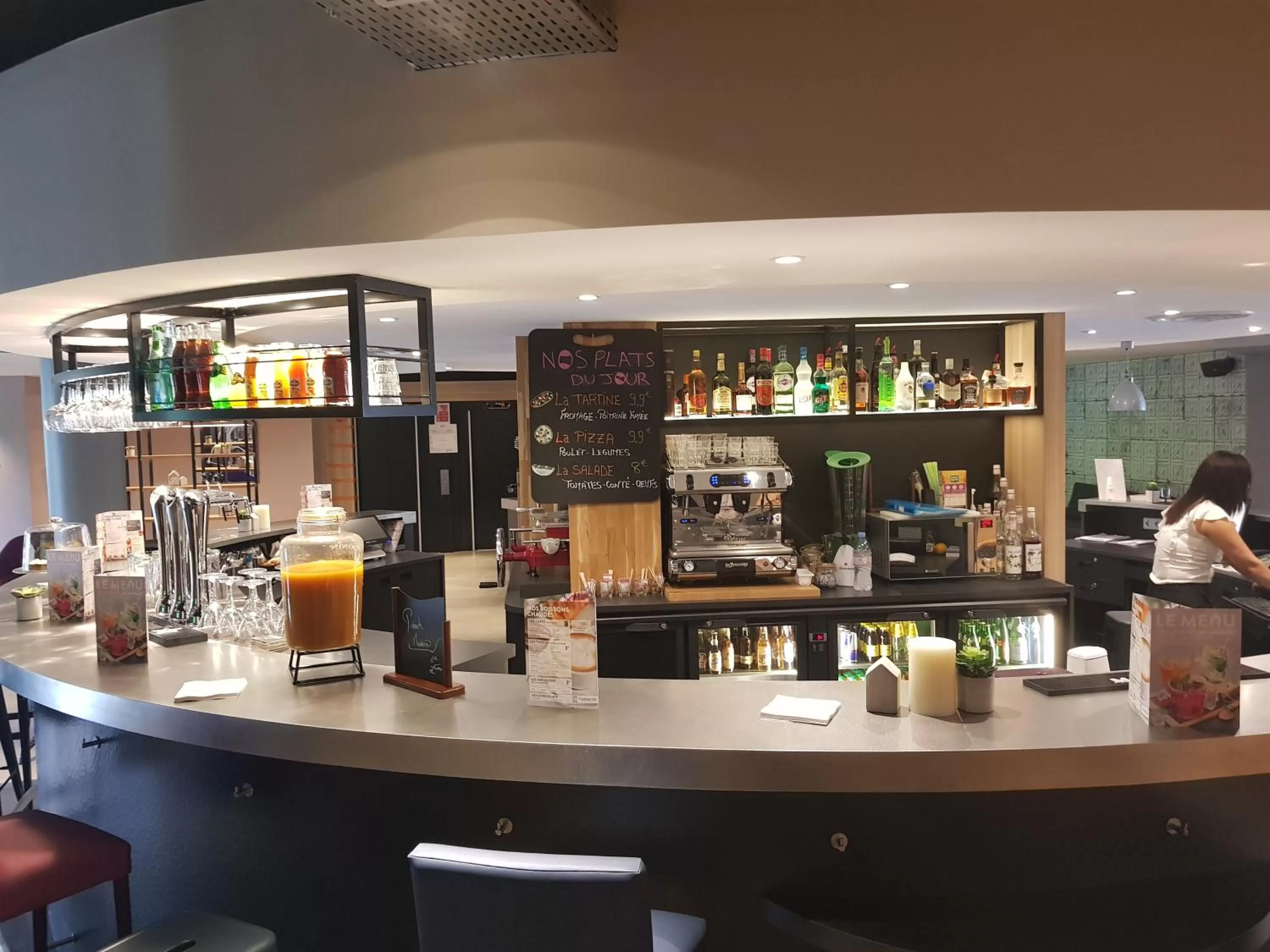 Lounge or bar in Campanile Marne-La-Vallée - Torcy
