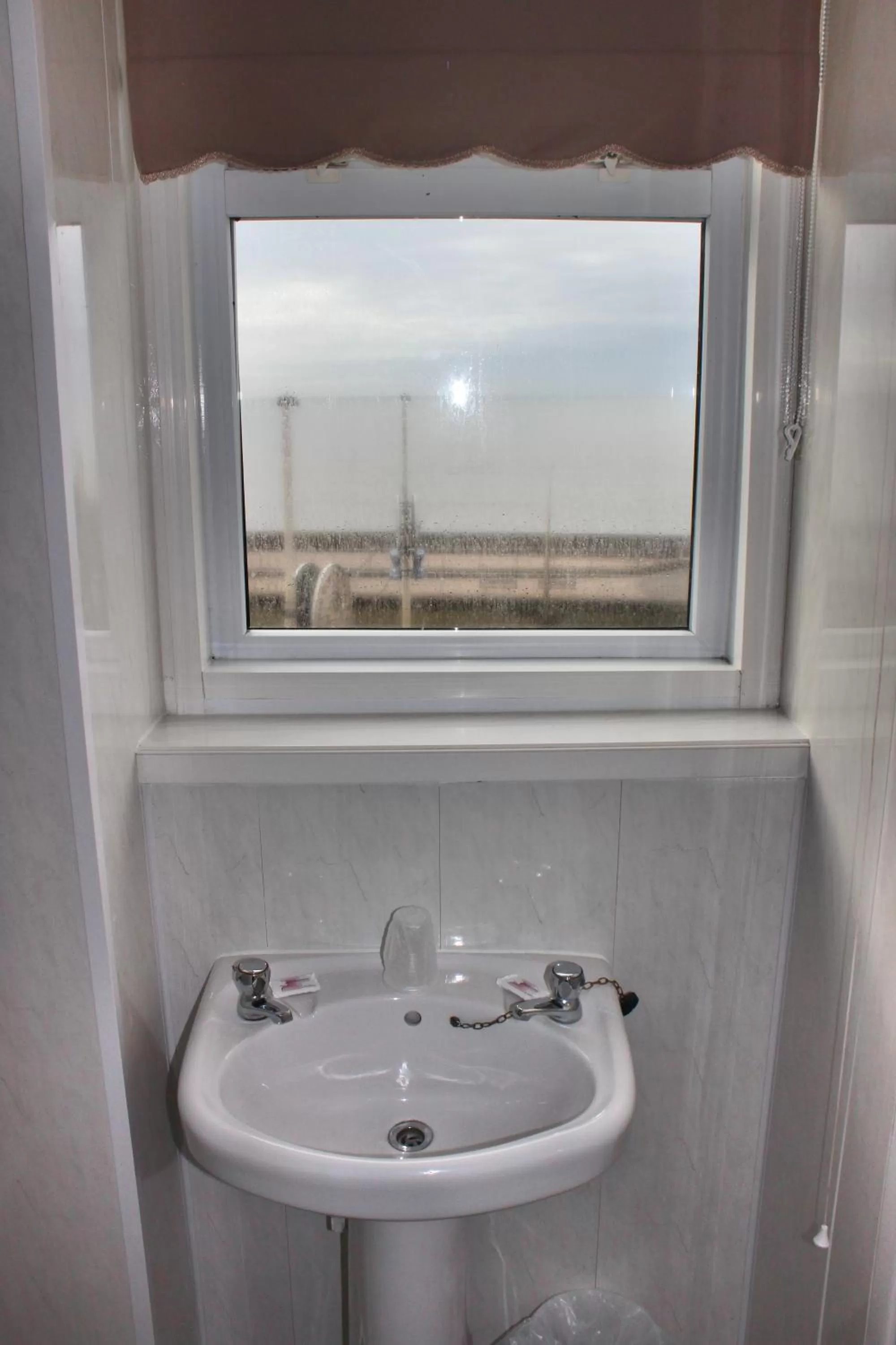 Bathroom in The Colwyn Hotel - near Pleasure Beach