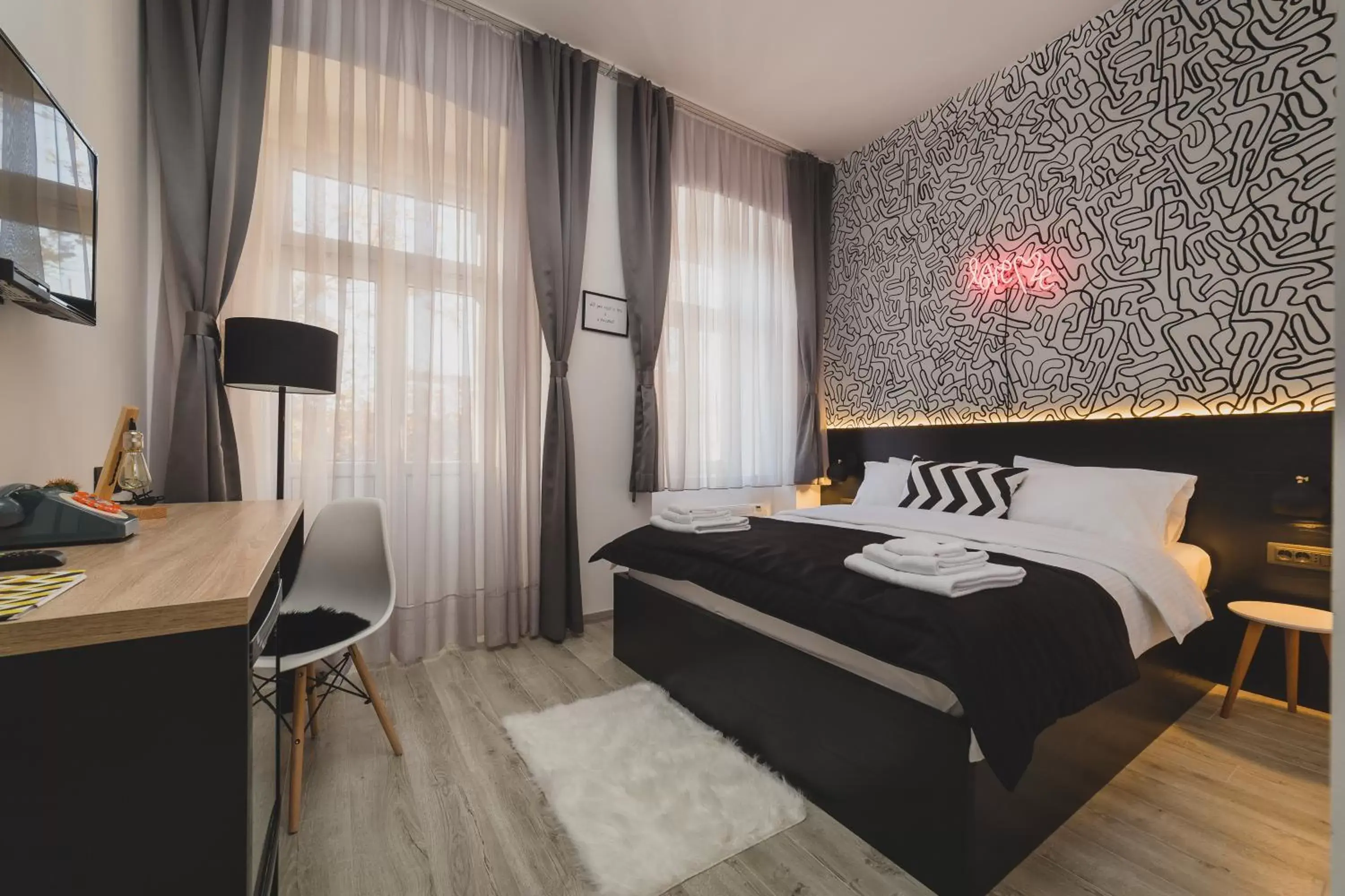Bedroom, Bed in Hotel Marienplatz Podgorica