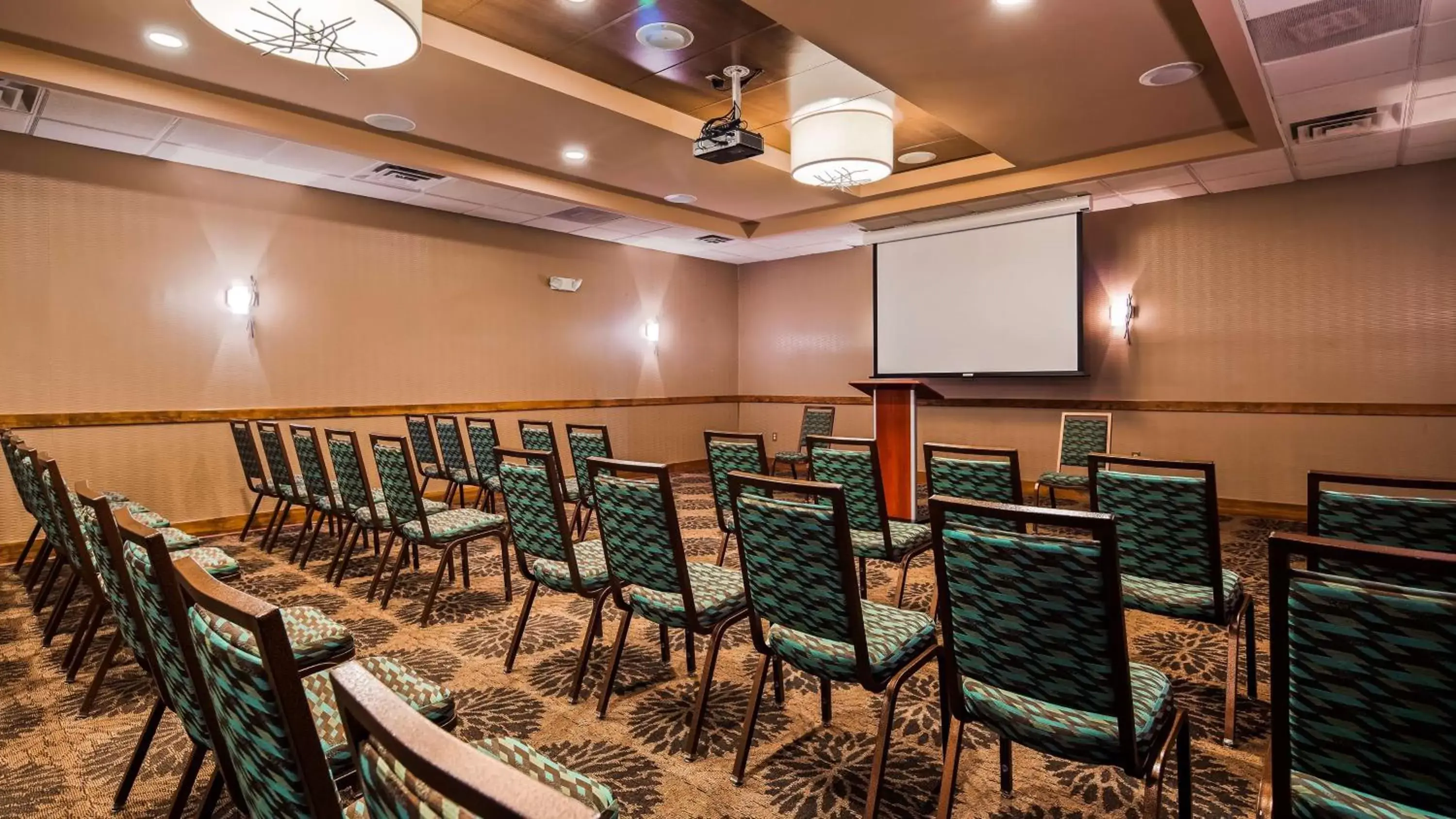 Meeting/conference room in Best Western Newport Inn