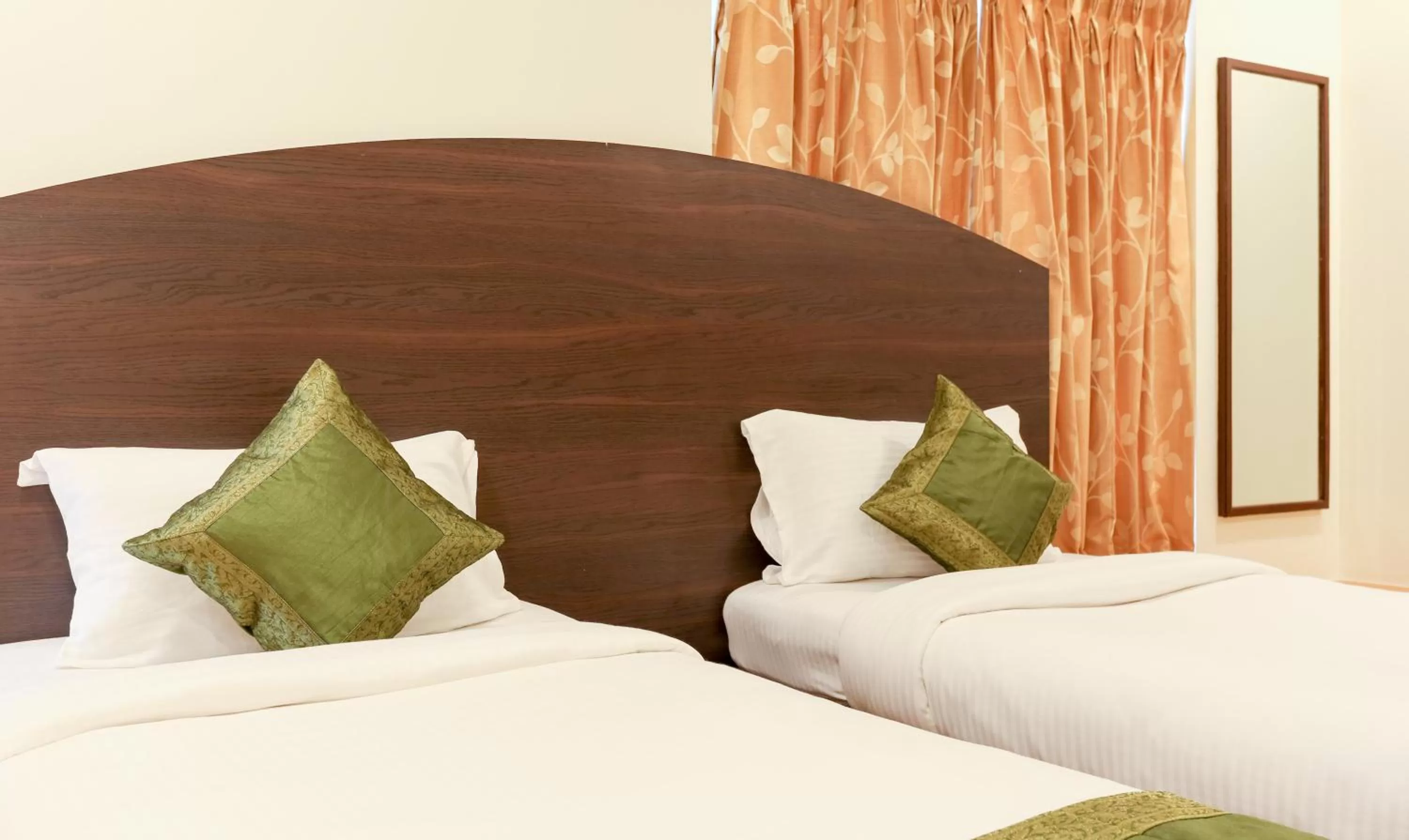 Photo of the whole room, Bed in Itsy Hotels Hill View Ex