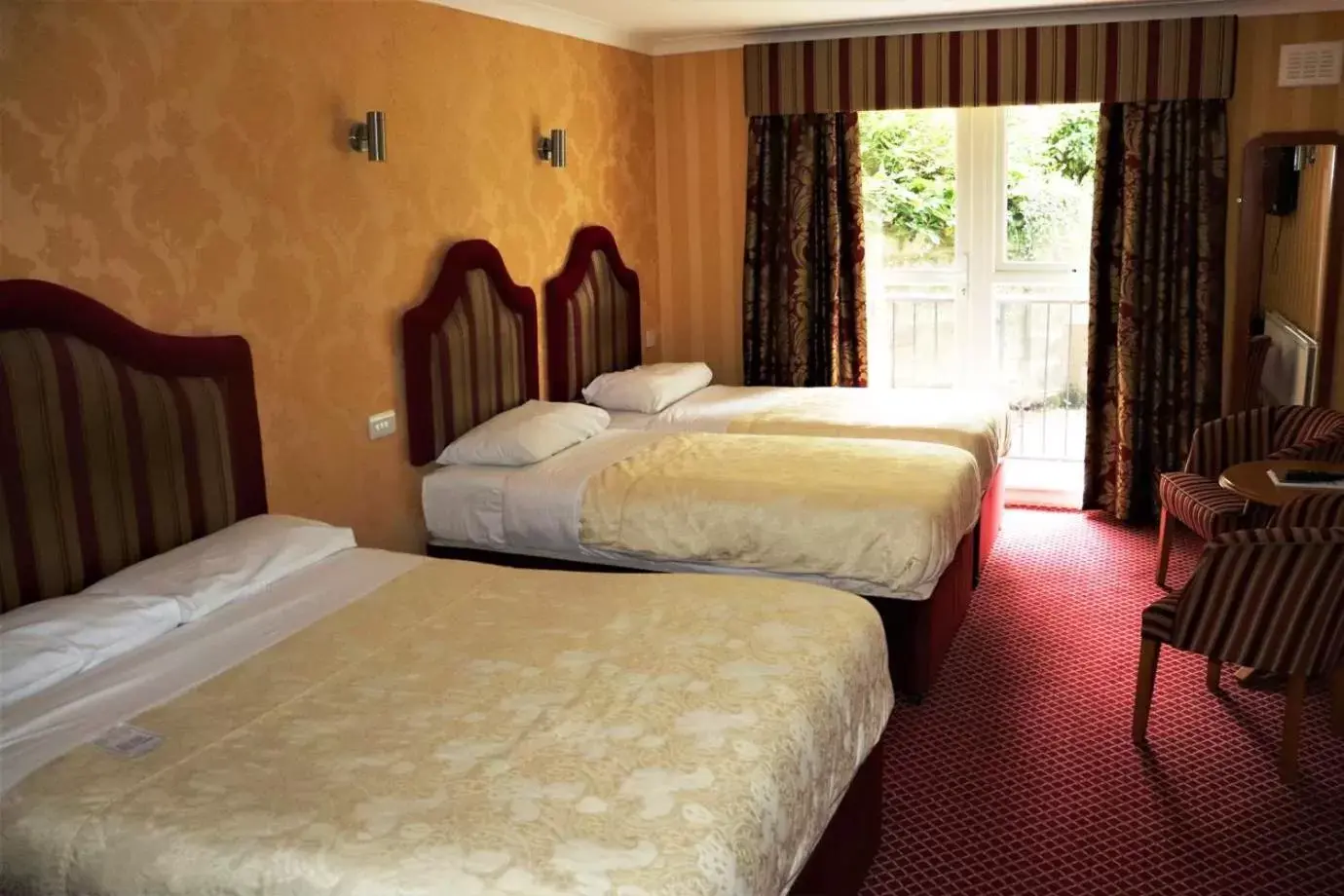 Photo of the whole room, Bed in Buckatree Hall Hotel