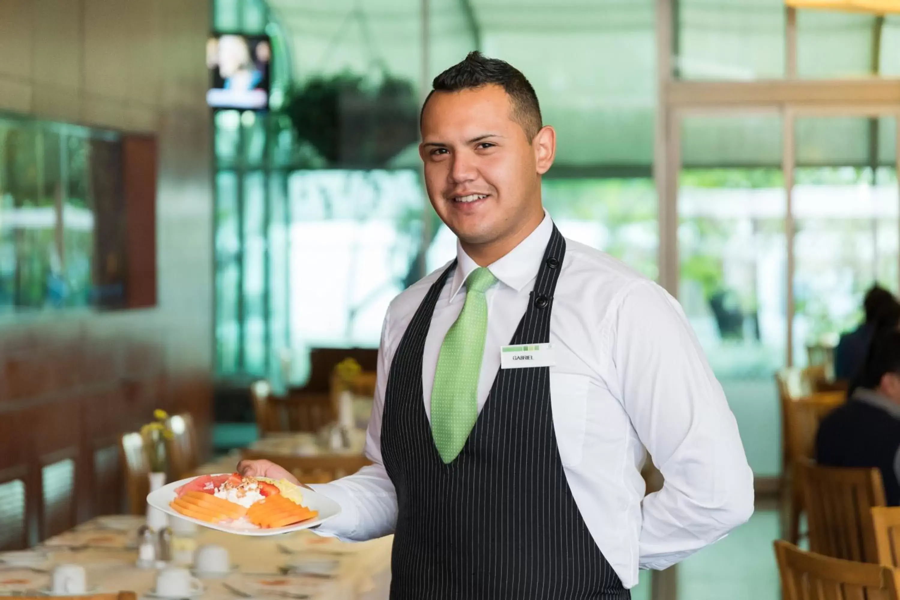 Restaurant/places to eat, Staff in Holiday Inn Guadalajara Select, an IHG Hotel
