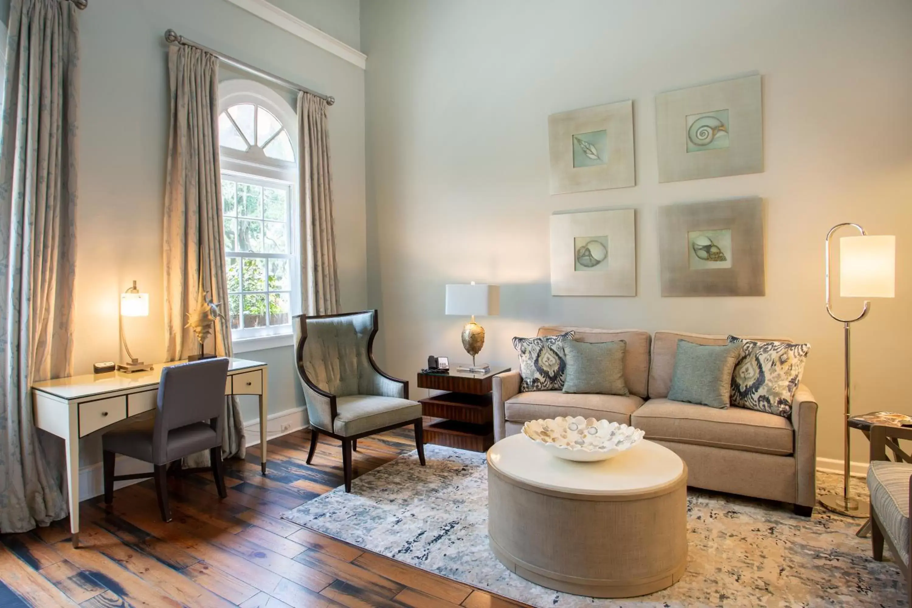 Living room, Seating Area in Olde Harbour Inn, Historic Inns of Savannah Collection