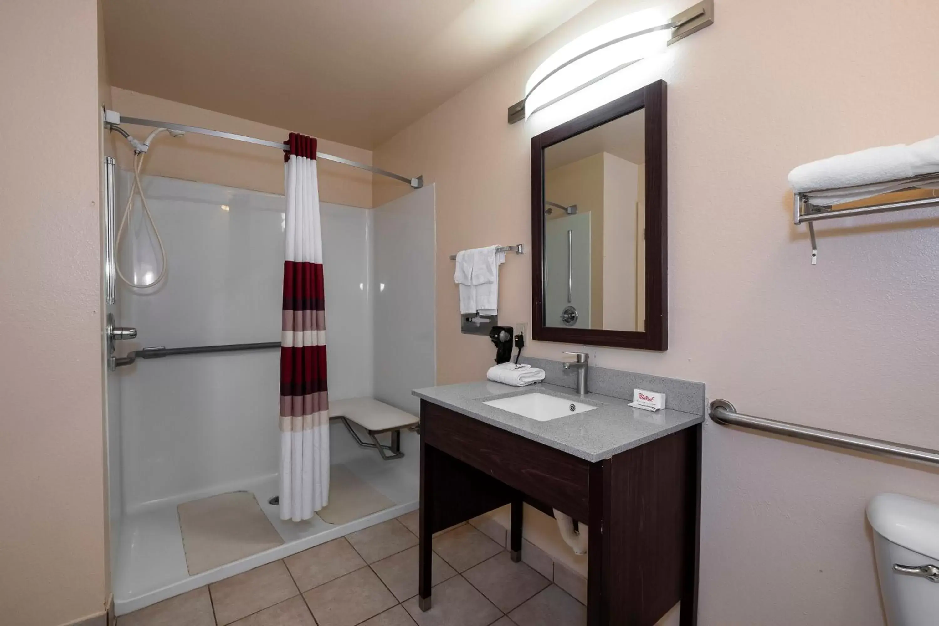 Other, Bathroom in Red Roof Inn Valdosta - University