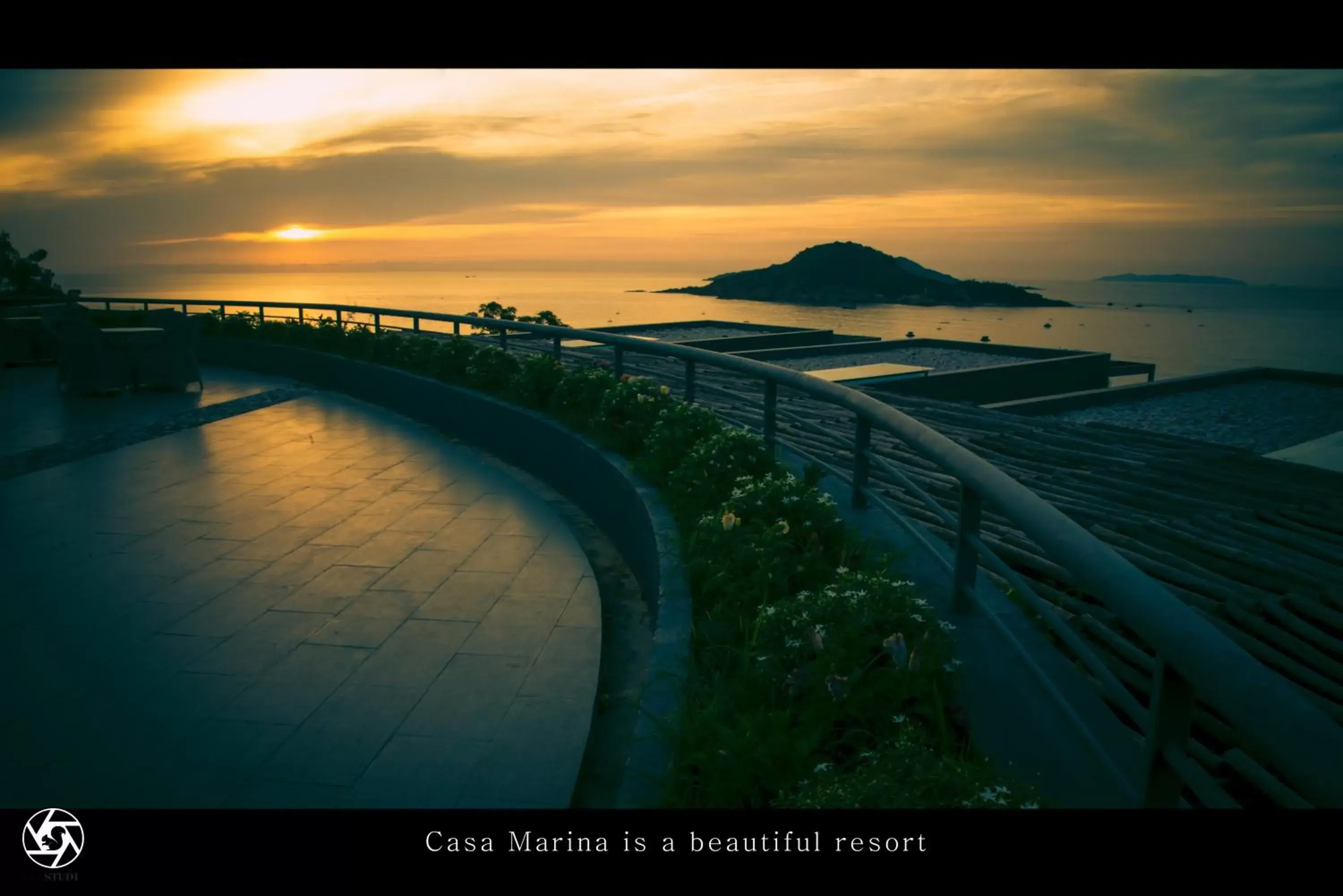 Facade/entrance in Casa Marina Resort