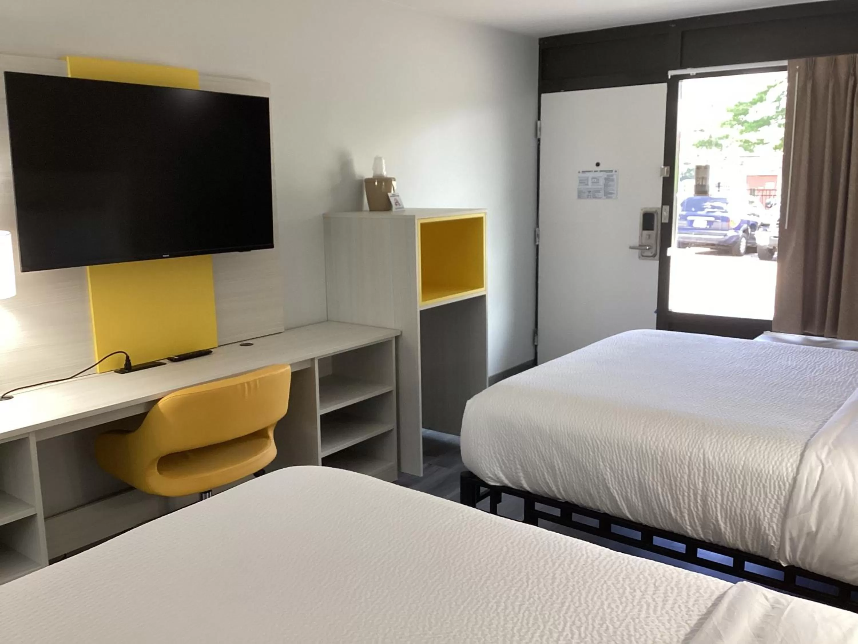 Bed in Days-Inn by Wyndham Baltimore Northwest