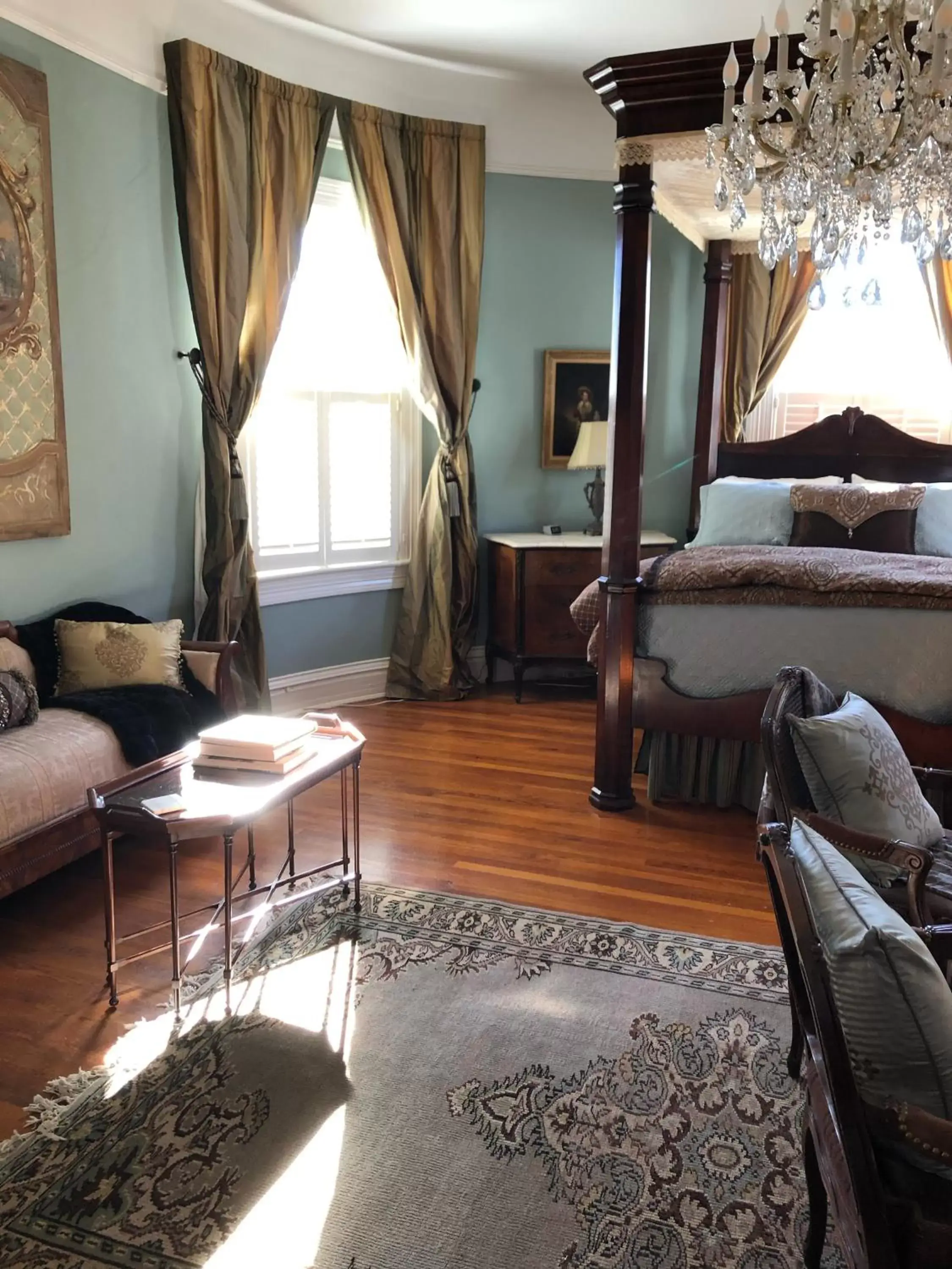 Seating Area in The Twelve Oaks Bed & Breakfast