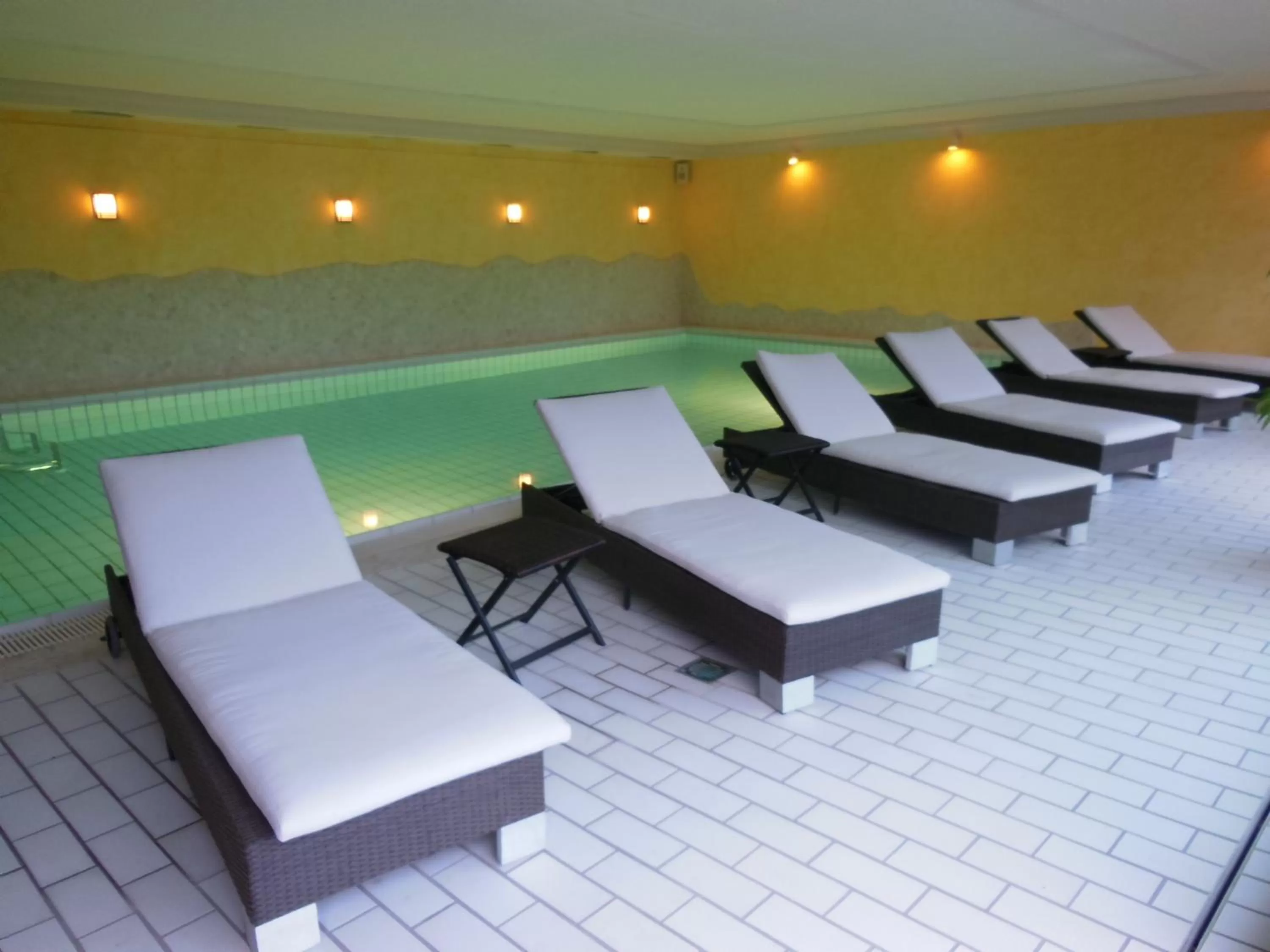 Swimming pool in Parkhotel Tannenhof