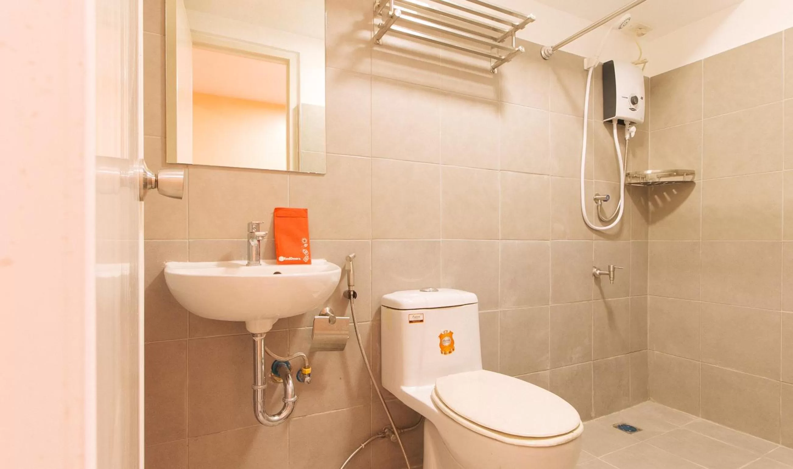 Shower in RedDoorz Plus @ Kaizen Suites Taft Avenue