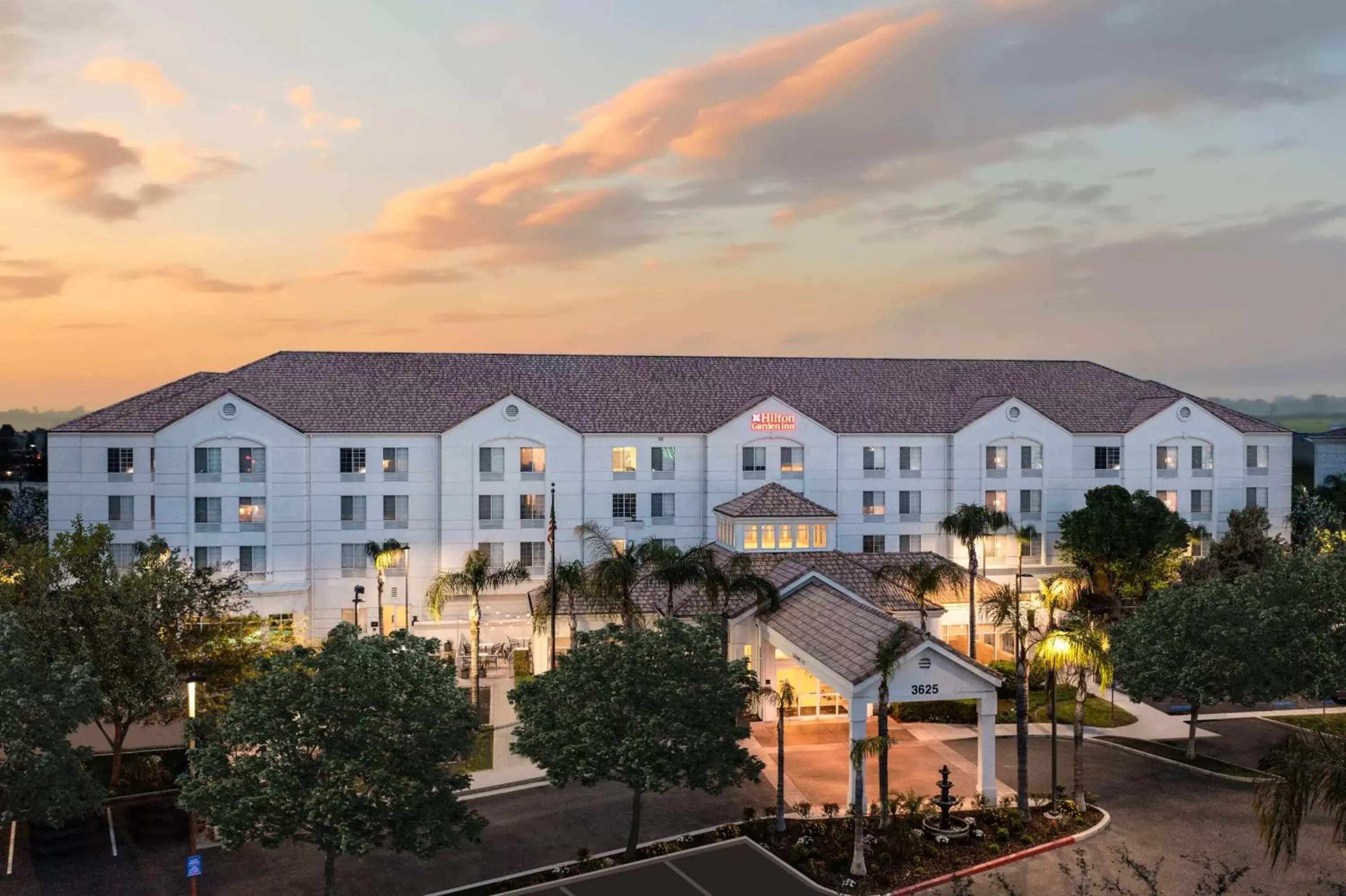 Property Building in Hilton Garden Inn Bakersfield