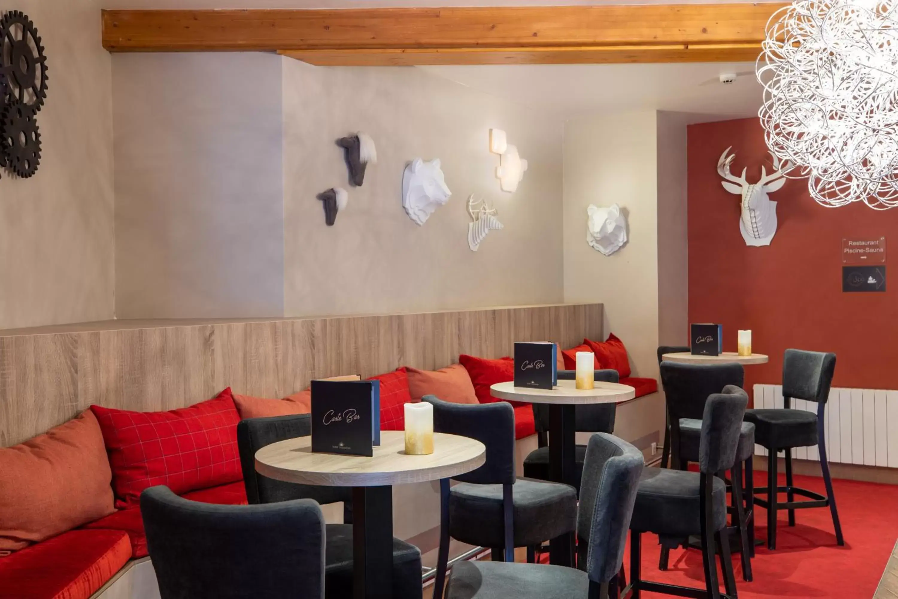 Lounge or bar, Restaurant/Places to Eat in SOWELL HOTELS Le Parc & Spa