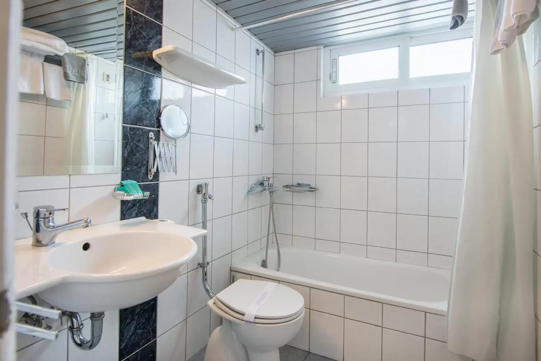 Bathroom in Hotel Metropol