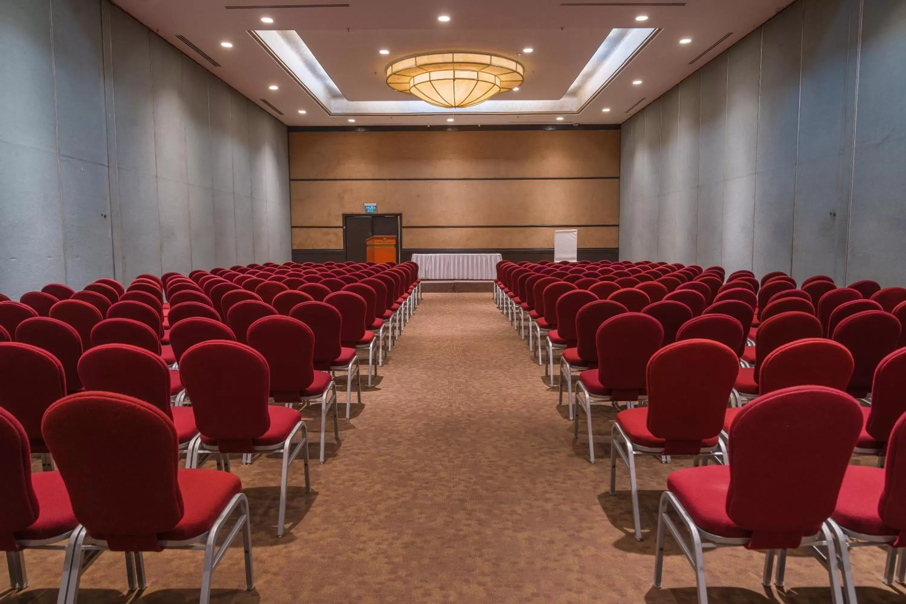 Meeting/conference room in Holiday Inn Guadalajara Expo Plaza del Sol, an IHG Hotel