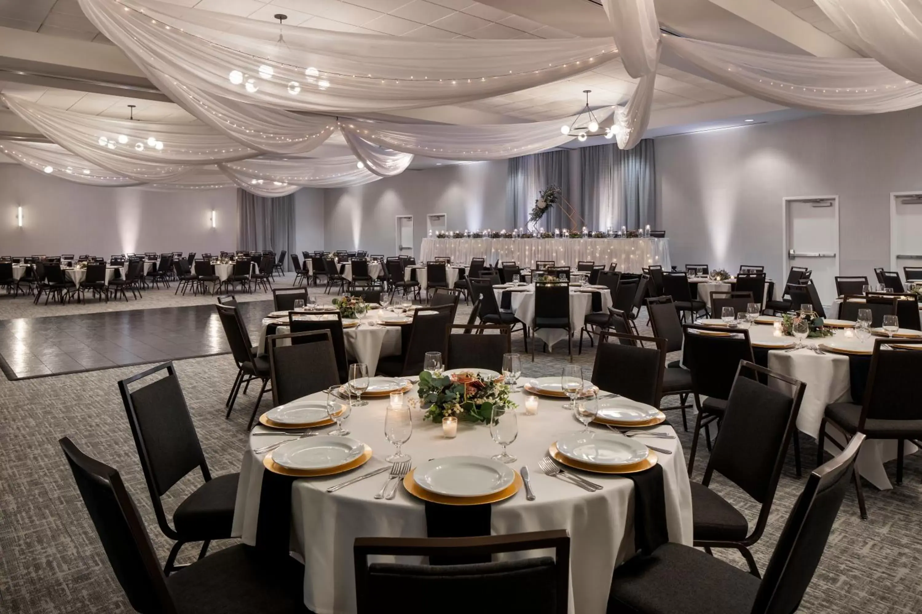 Banquet/Function facilities, Restaurant/Places to Eat in Courtyard Mankato Hotel & Event Center