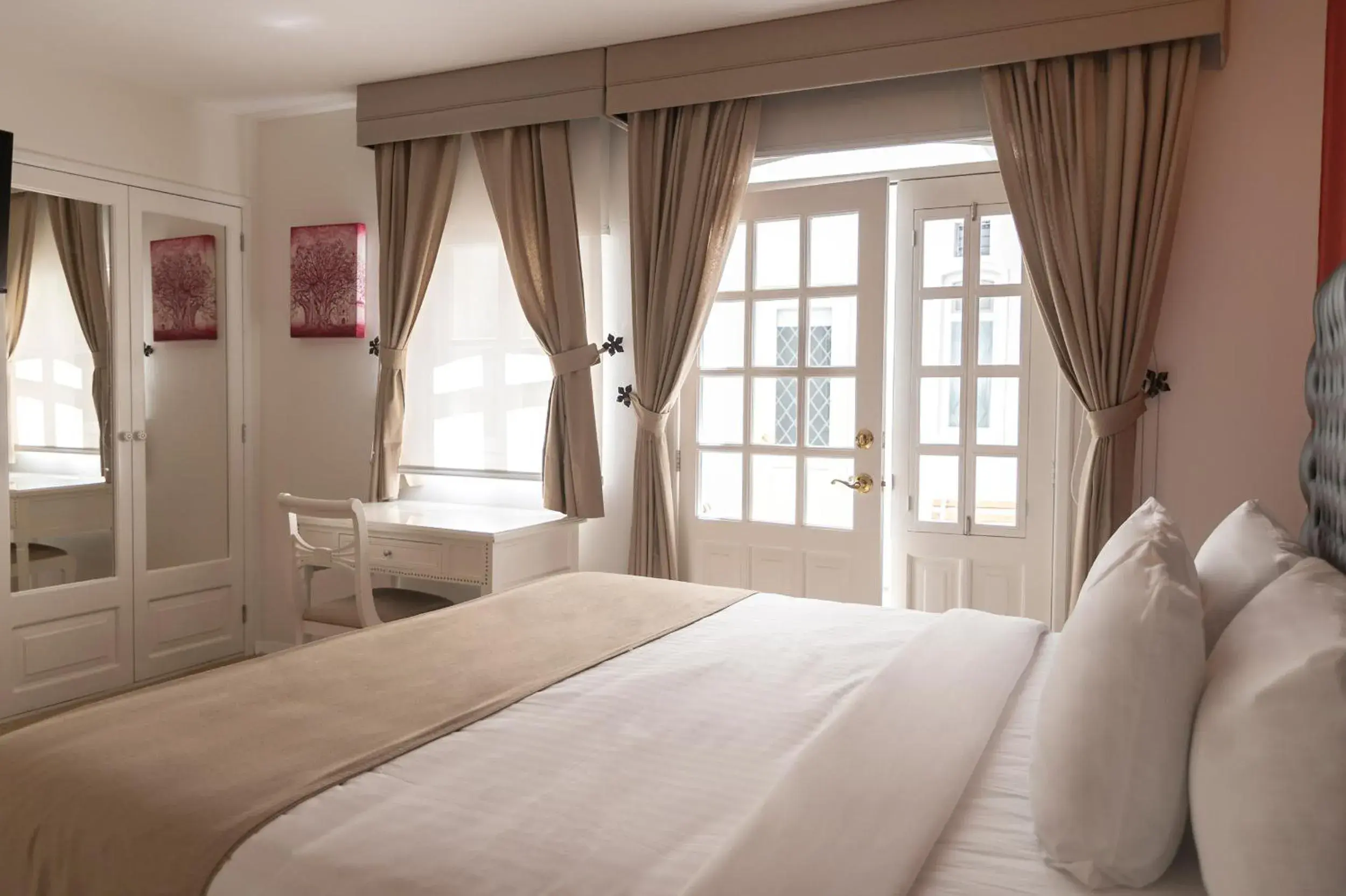 Photo of the whole room, Bed in Casa Bonita Hotel Boutique & Spa