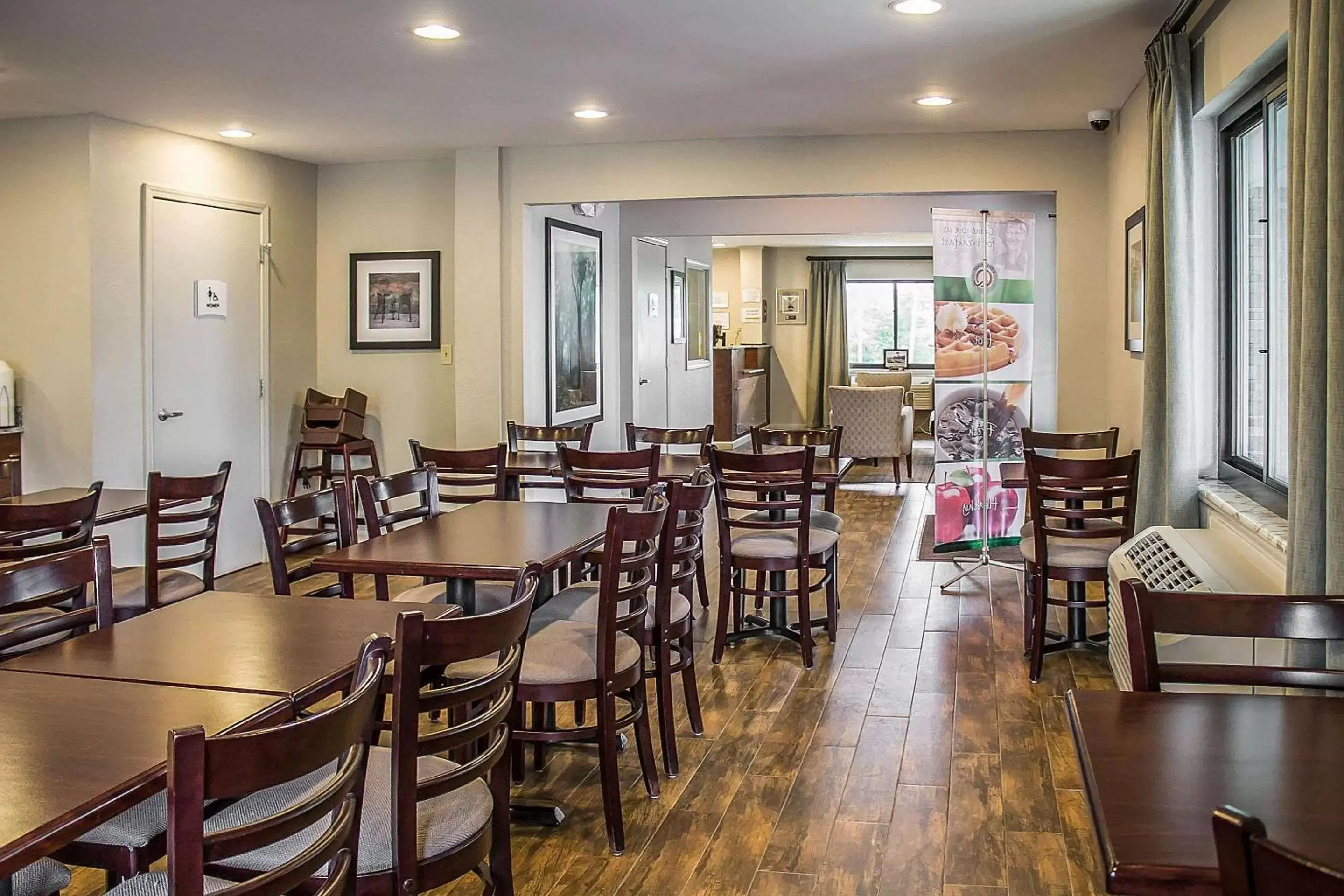 Restaurant/places to eat in Quality Inn Cambridge Restaurant/places to eat in Quality Inn Cambridge