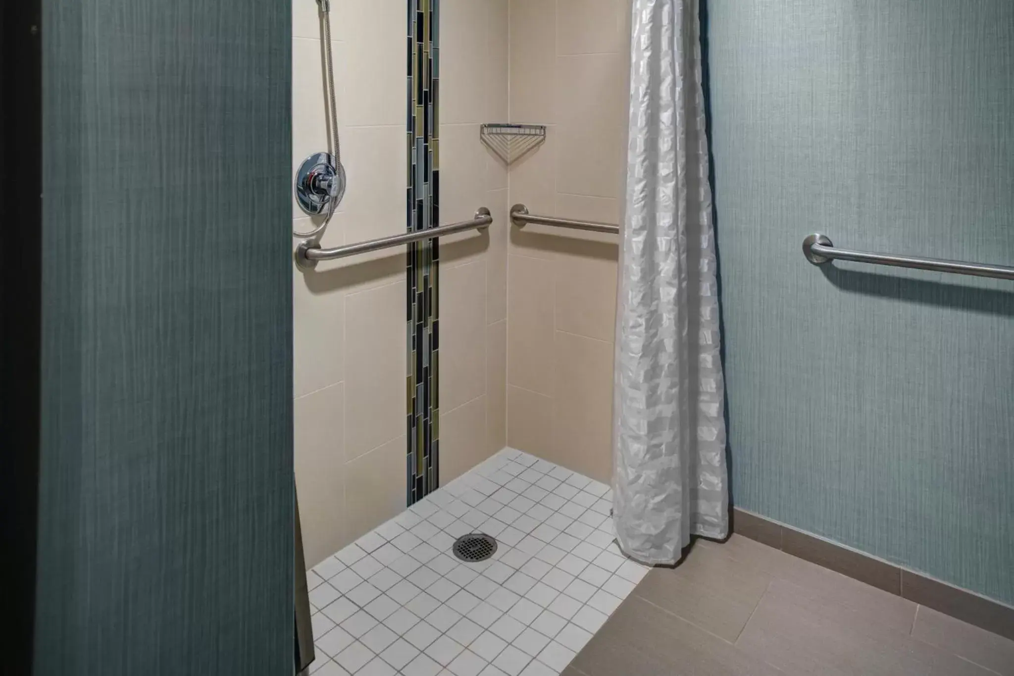 Bathroom in Candlewood Suites - Cincinnati Northeast - Mason, an IHG Hotel