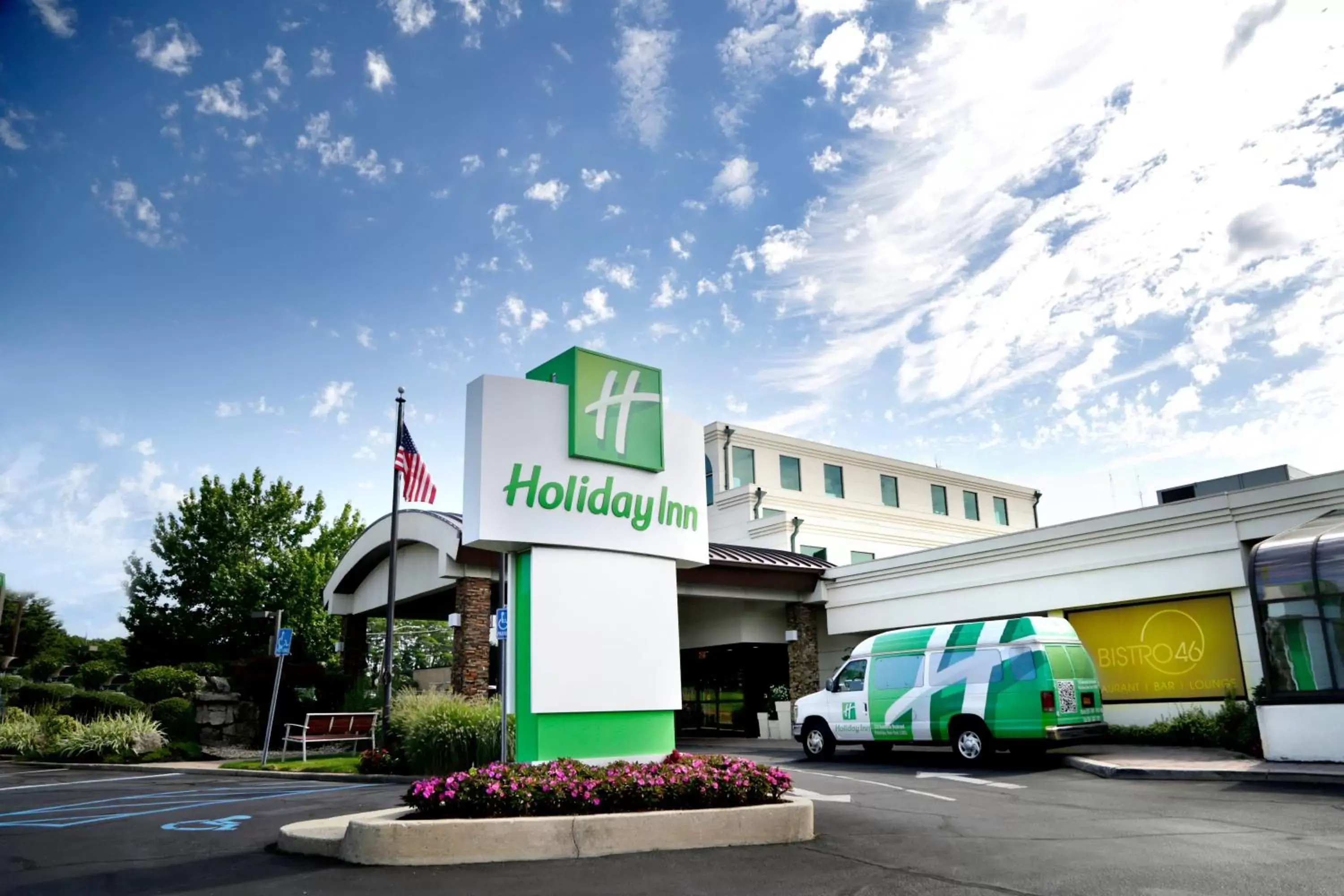 Property building in Holiday Inn Plainview-Long Island, an IHG Hotel