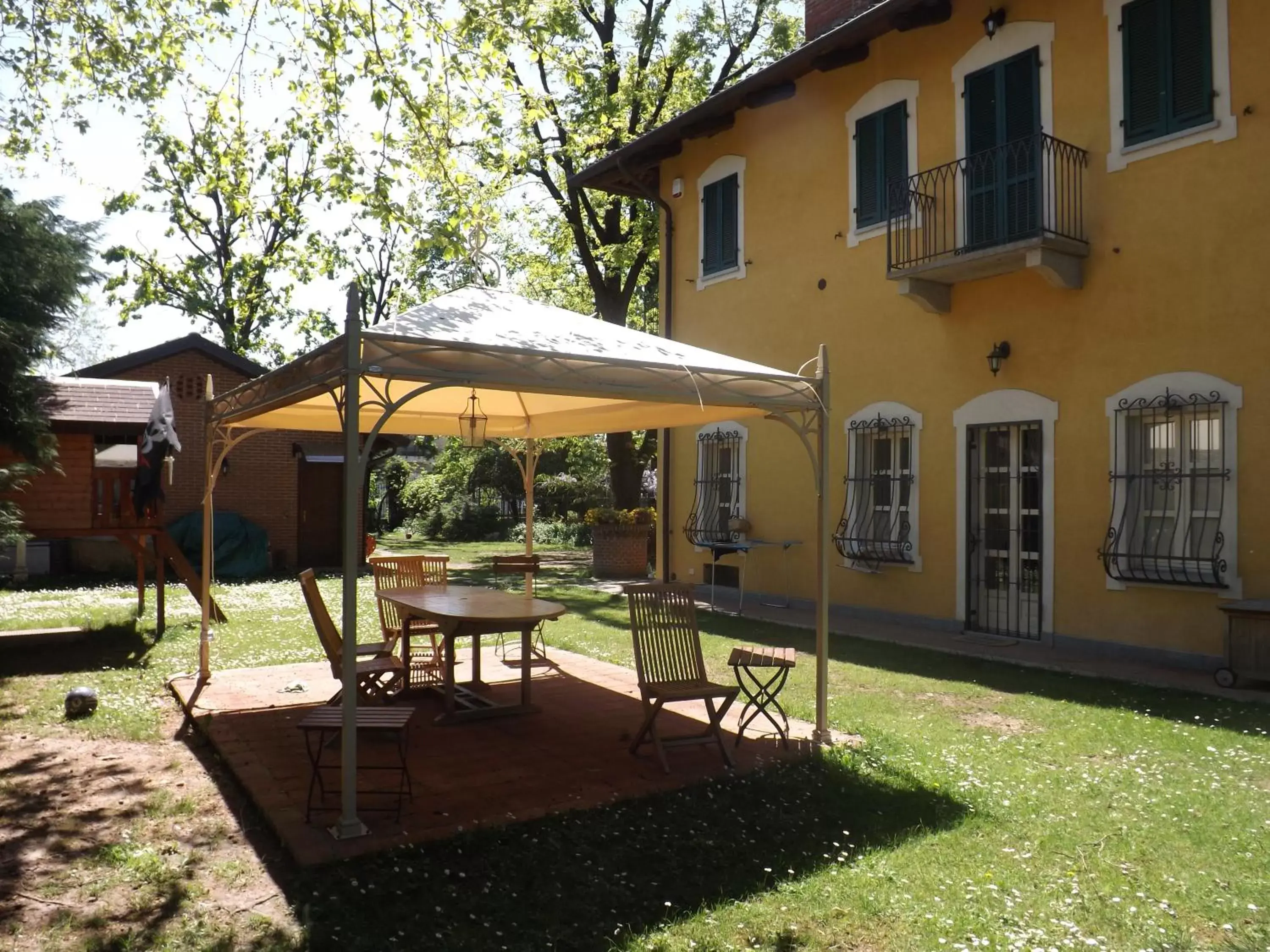 Property Building in Villa Mirano Bed & Breakfast