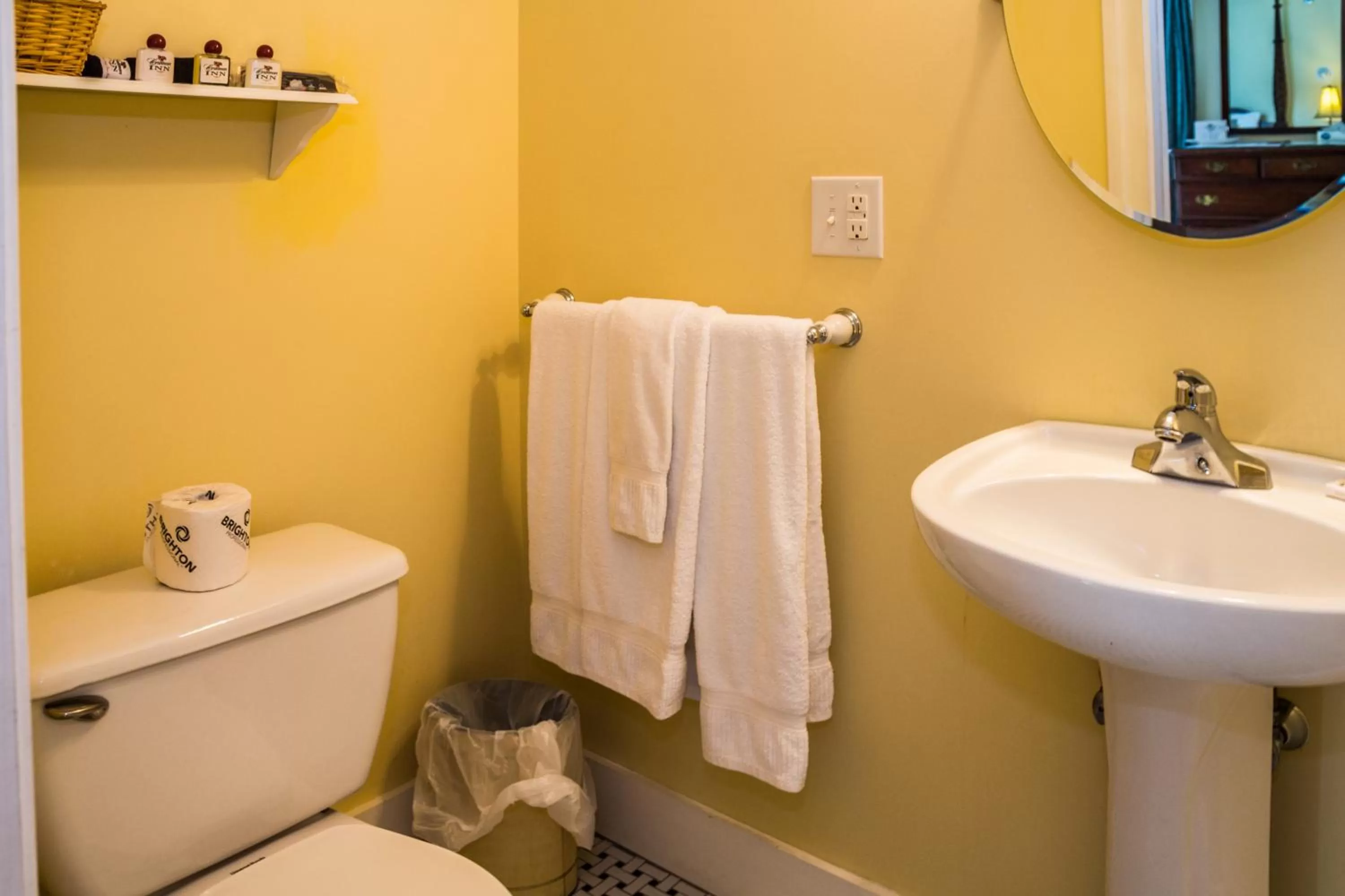 Toilet in Cranmore Inn