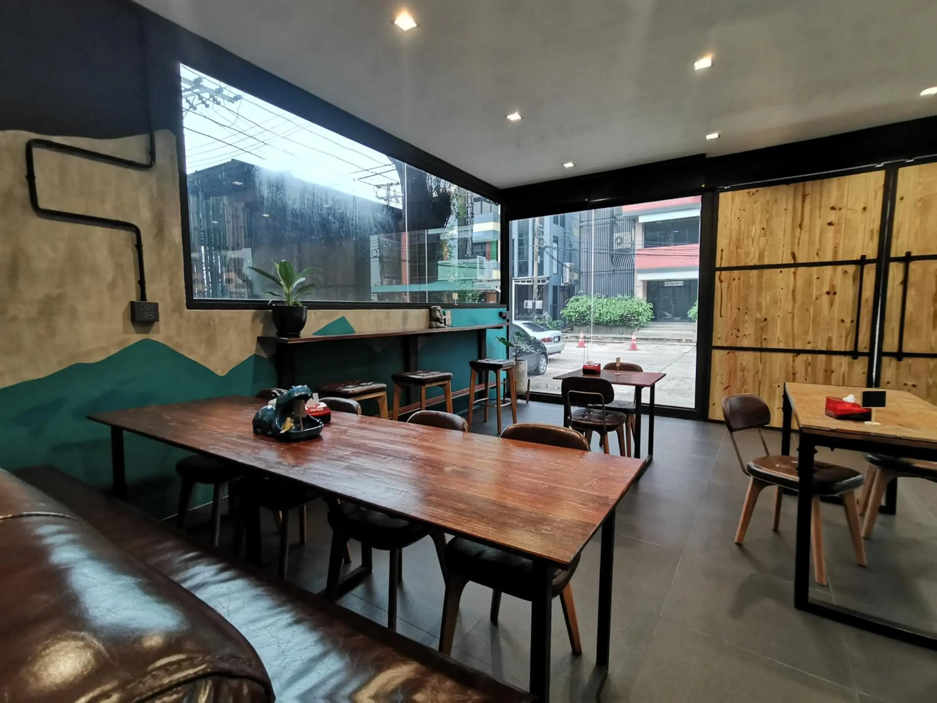 Restaurant/places to eat in Airport Mini Hostel at Don Muang Airport