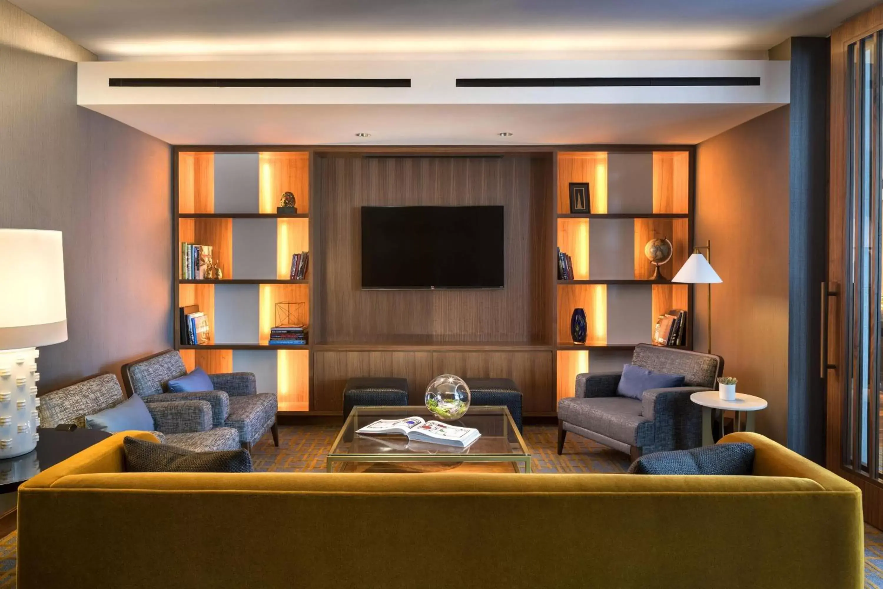 Lounge or bar, Seating Area in The Ritz-Carlton, Chicago
