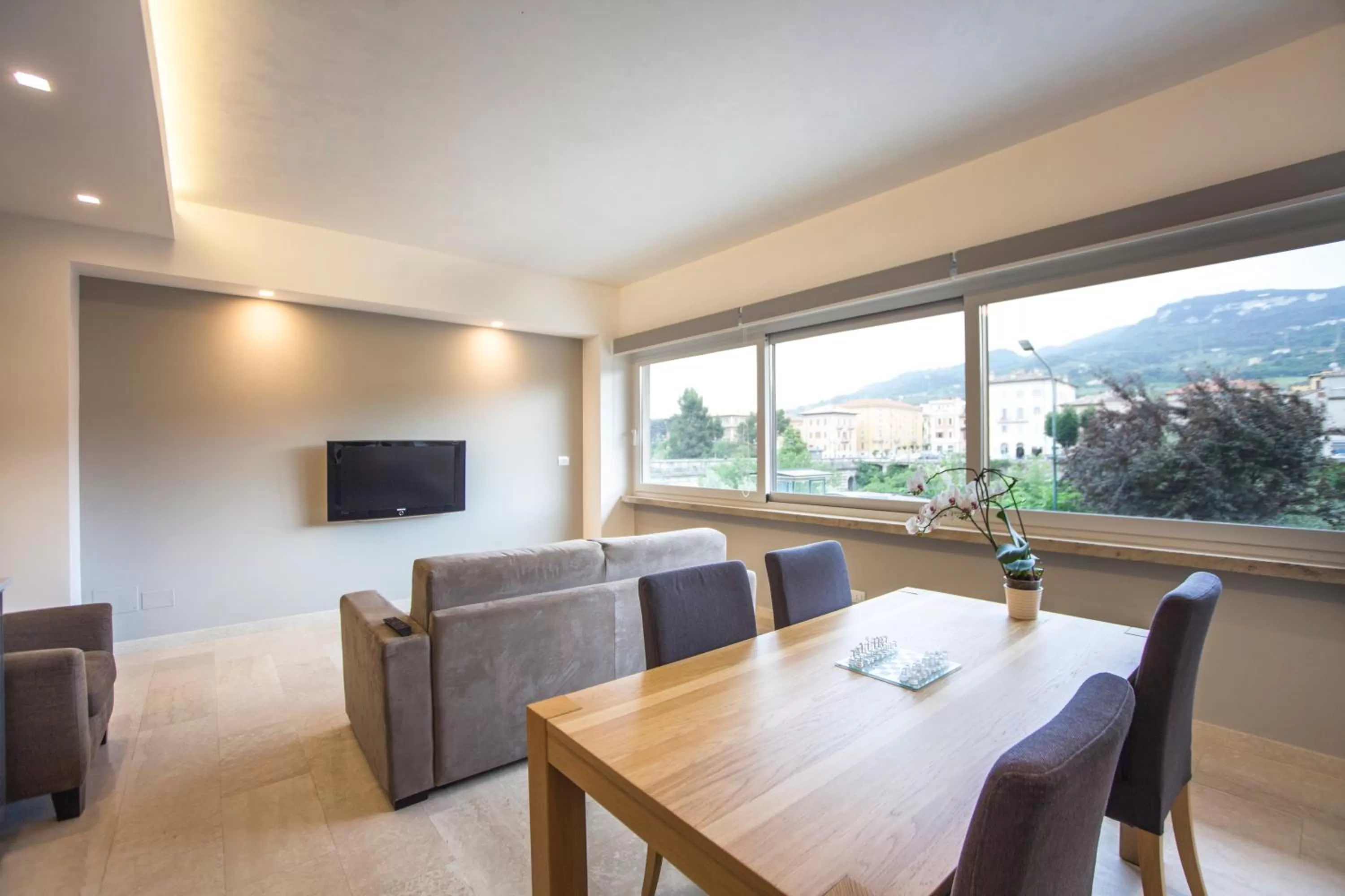 Communal lounge/ TV room in B&B Tufilla