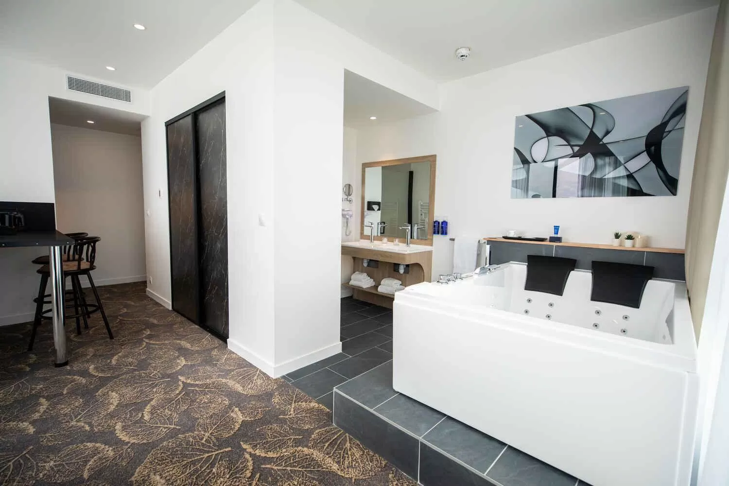 Bath, Bed in Le Barracuda & Spa, Centre Port, pieds dans l'eau, vue mer