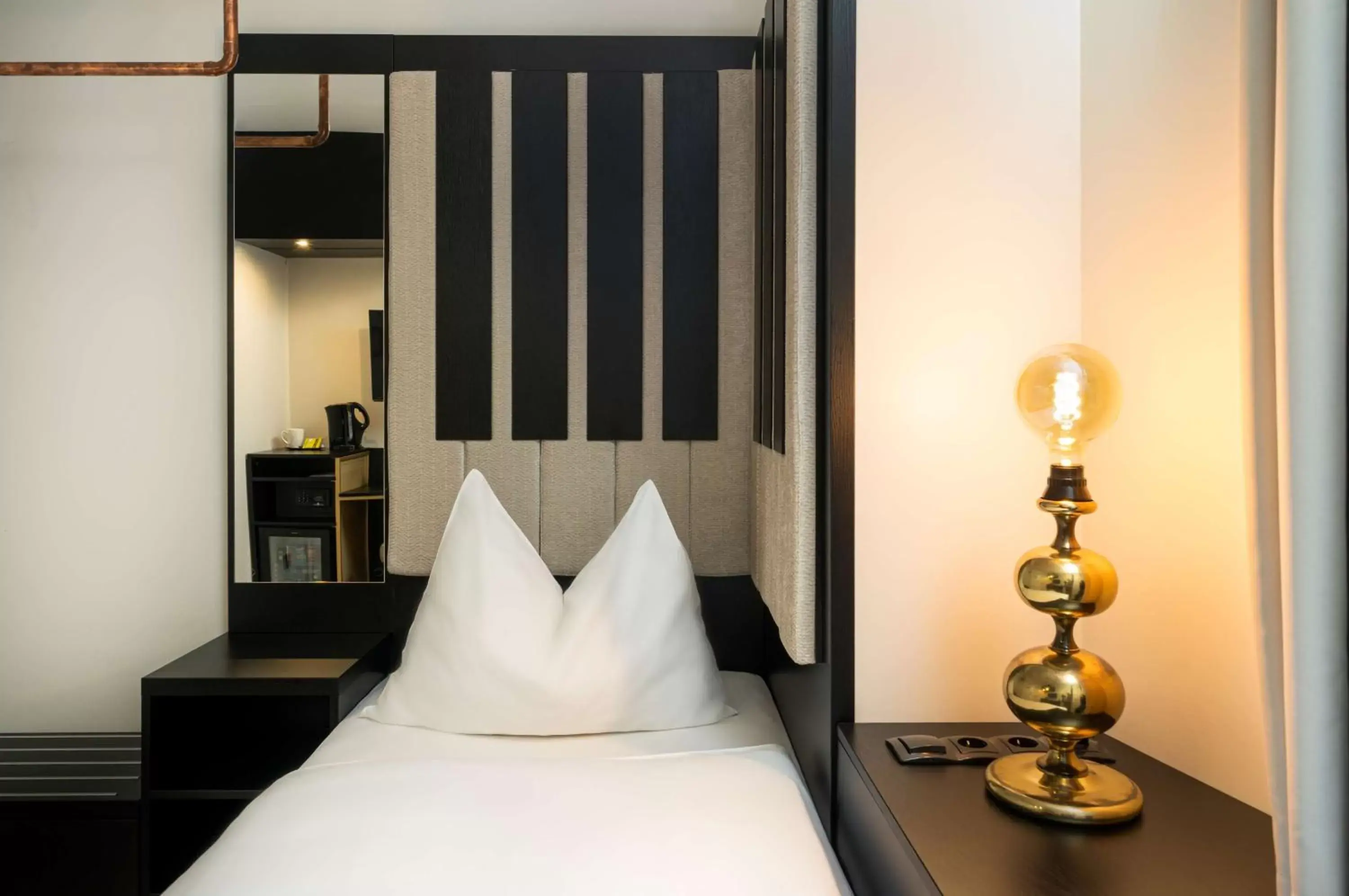 Bedroom, Bed in elaya hotel vienna city center ehemals Arthotel ANA Amadeus
