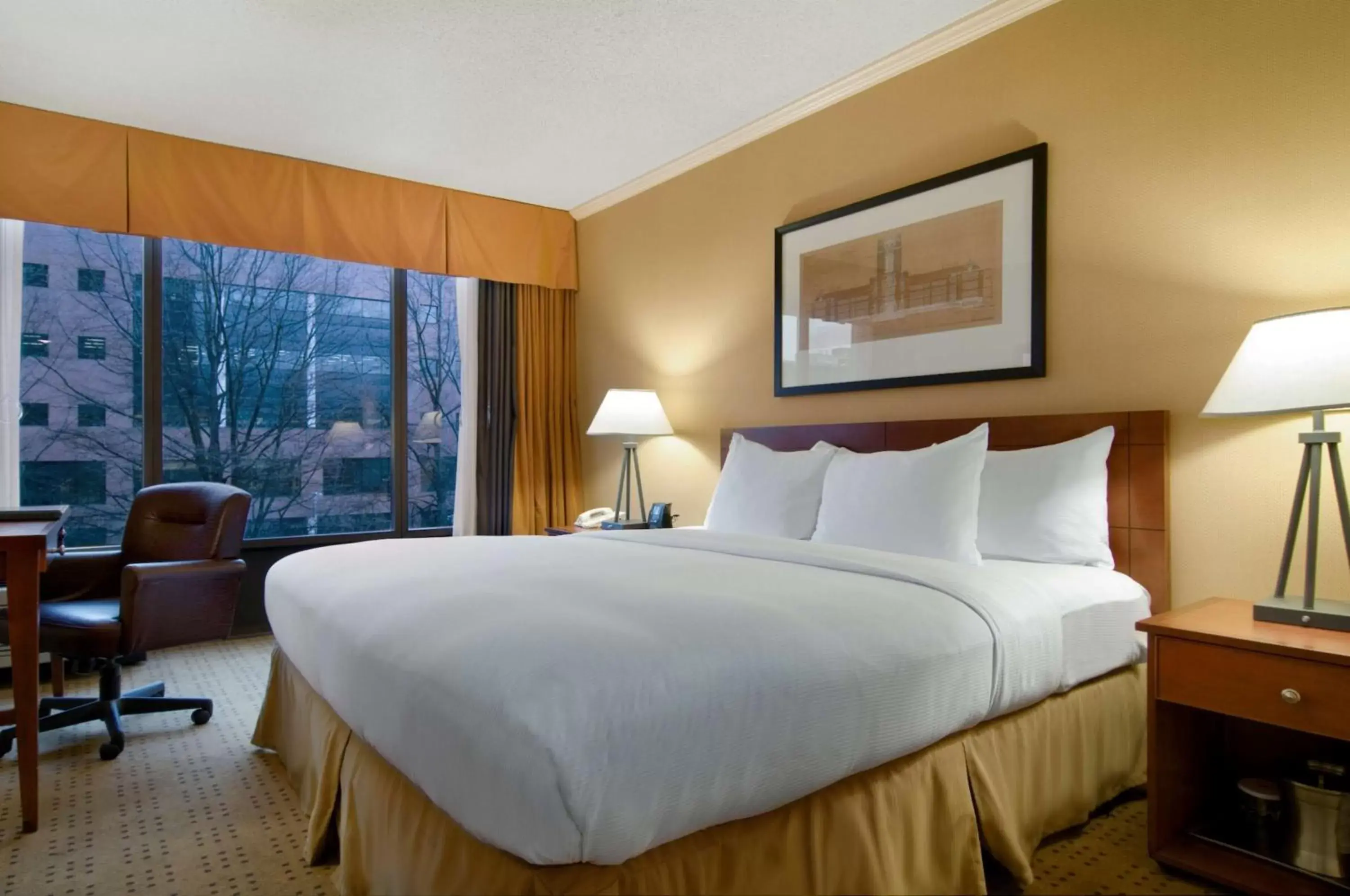 Bedroom, Bed in Hilton Knoxville