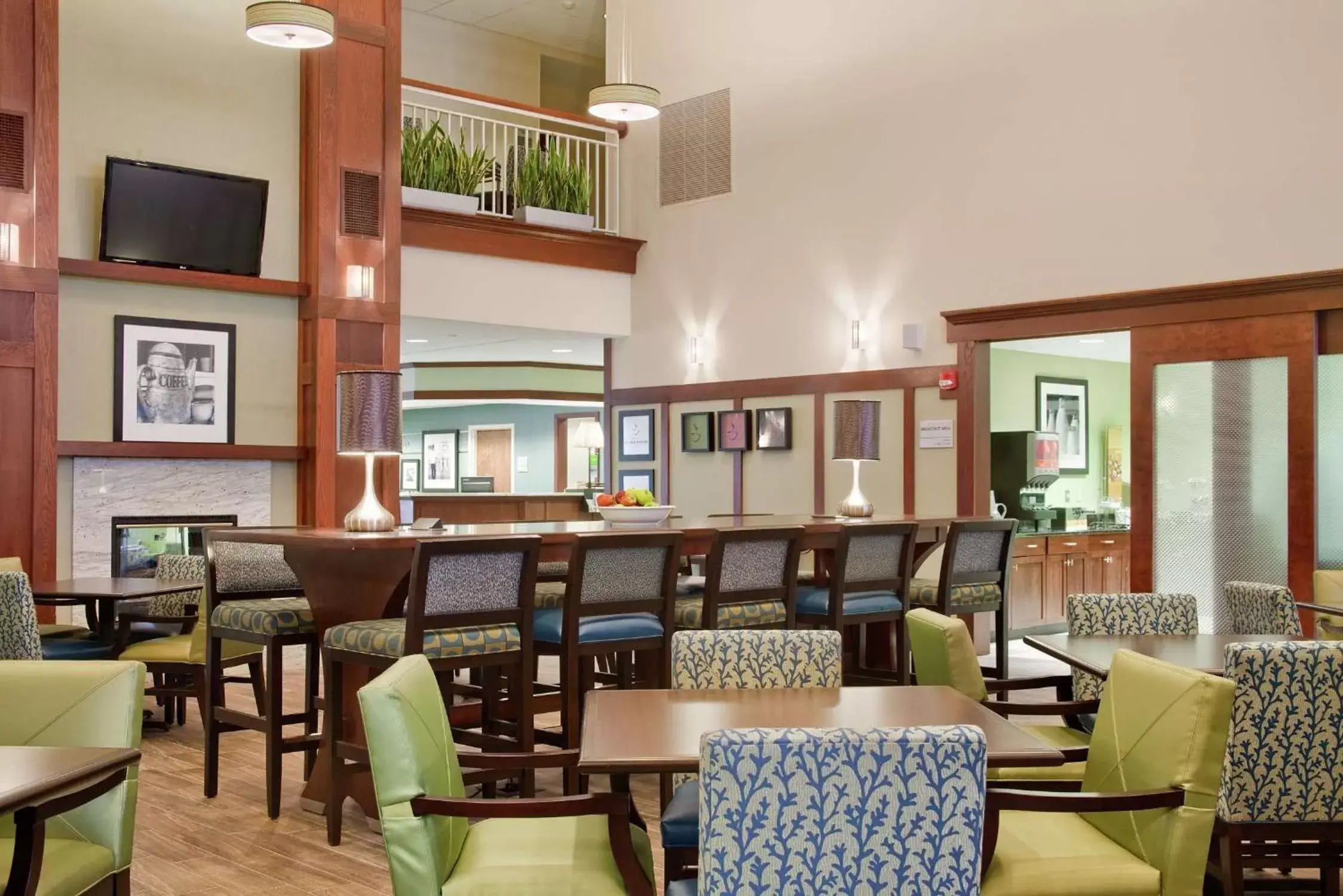 Dining area, Restaurant/Places to Eat in Hampton Inn & Suites Providence-Warwick Airport