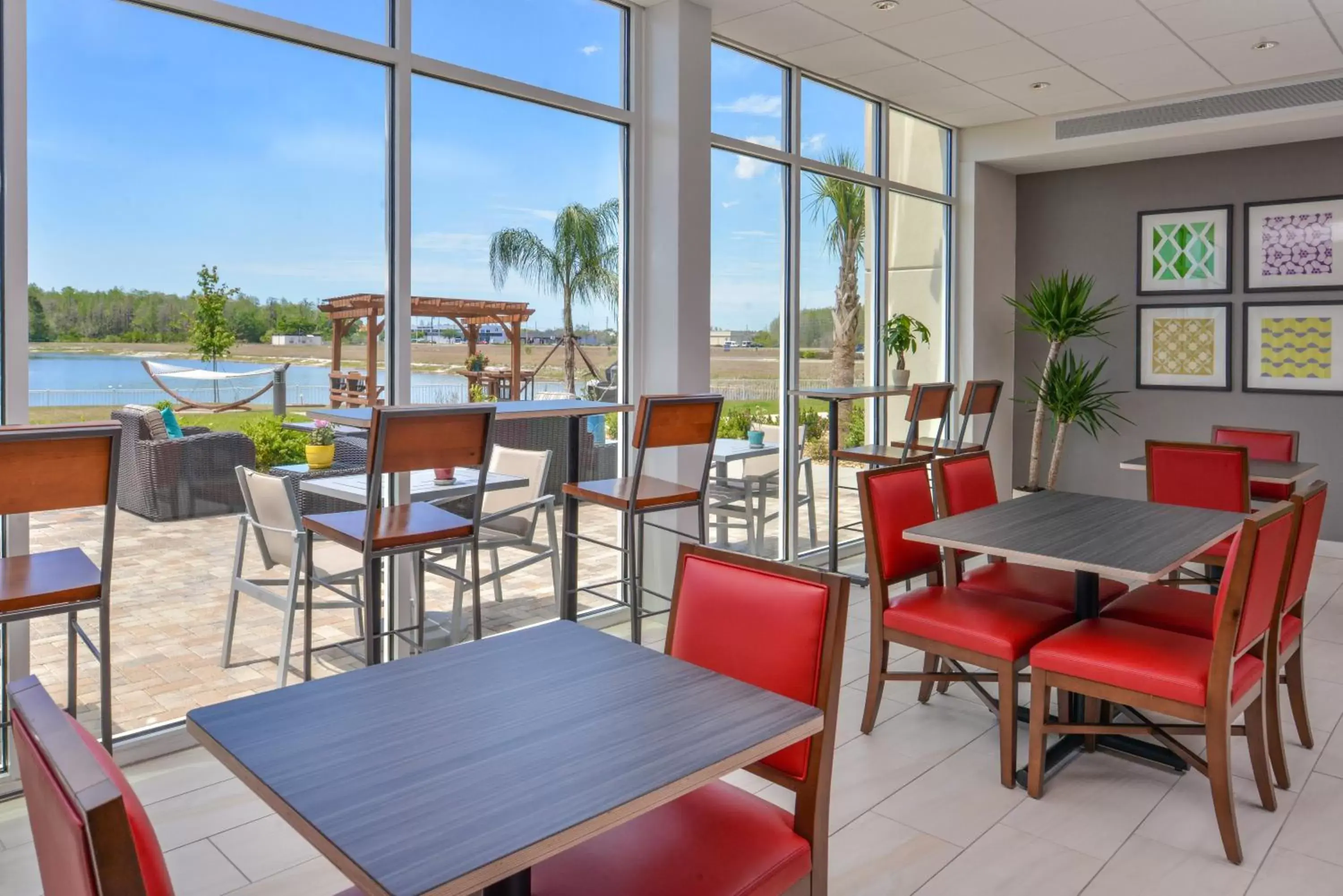 Breakfast, Restaurant/Places to Eat in Holiday Inn Express & Suites Trinity, an IHG Hotel