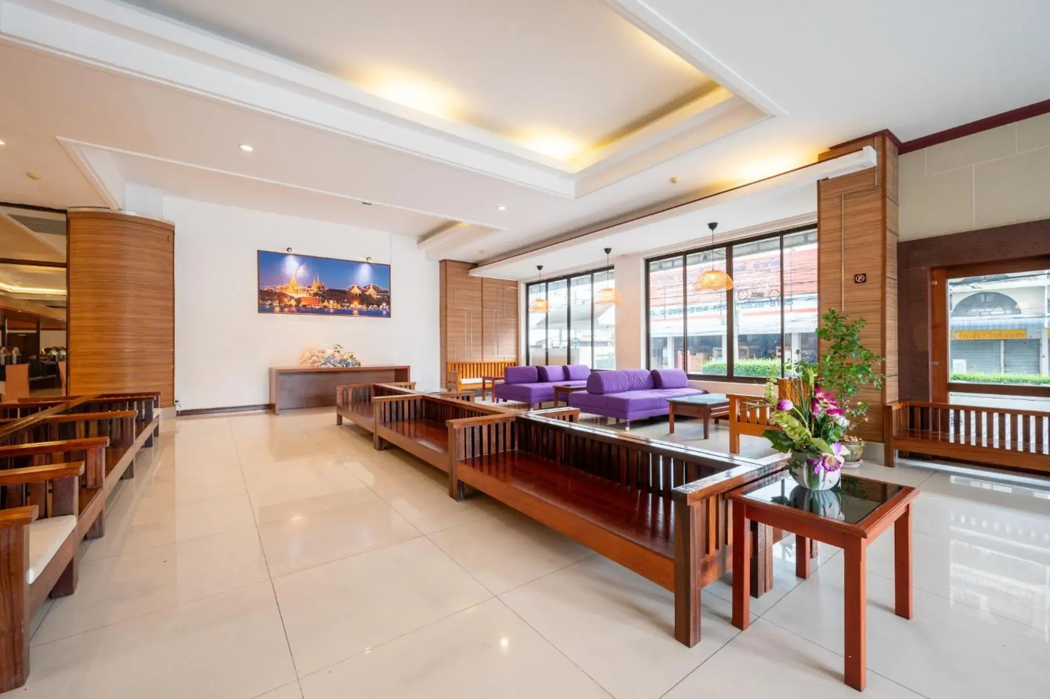 Lobby or reception in The President Hotel at Chokchai 4