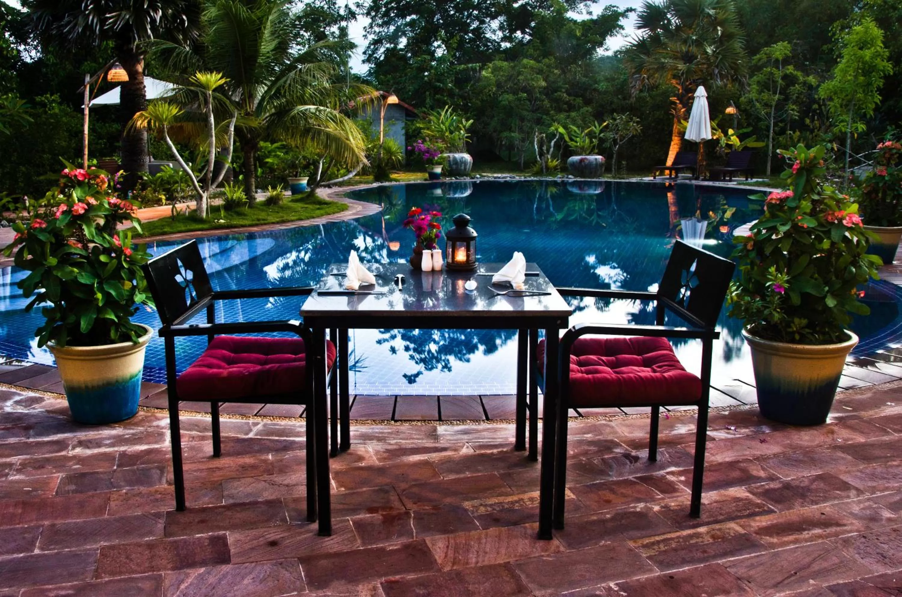 Swimming pool in Battambang Resort