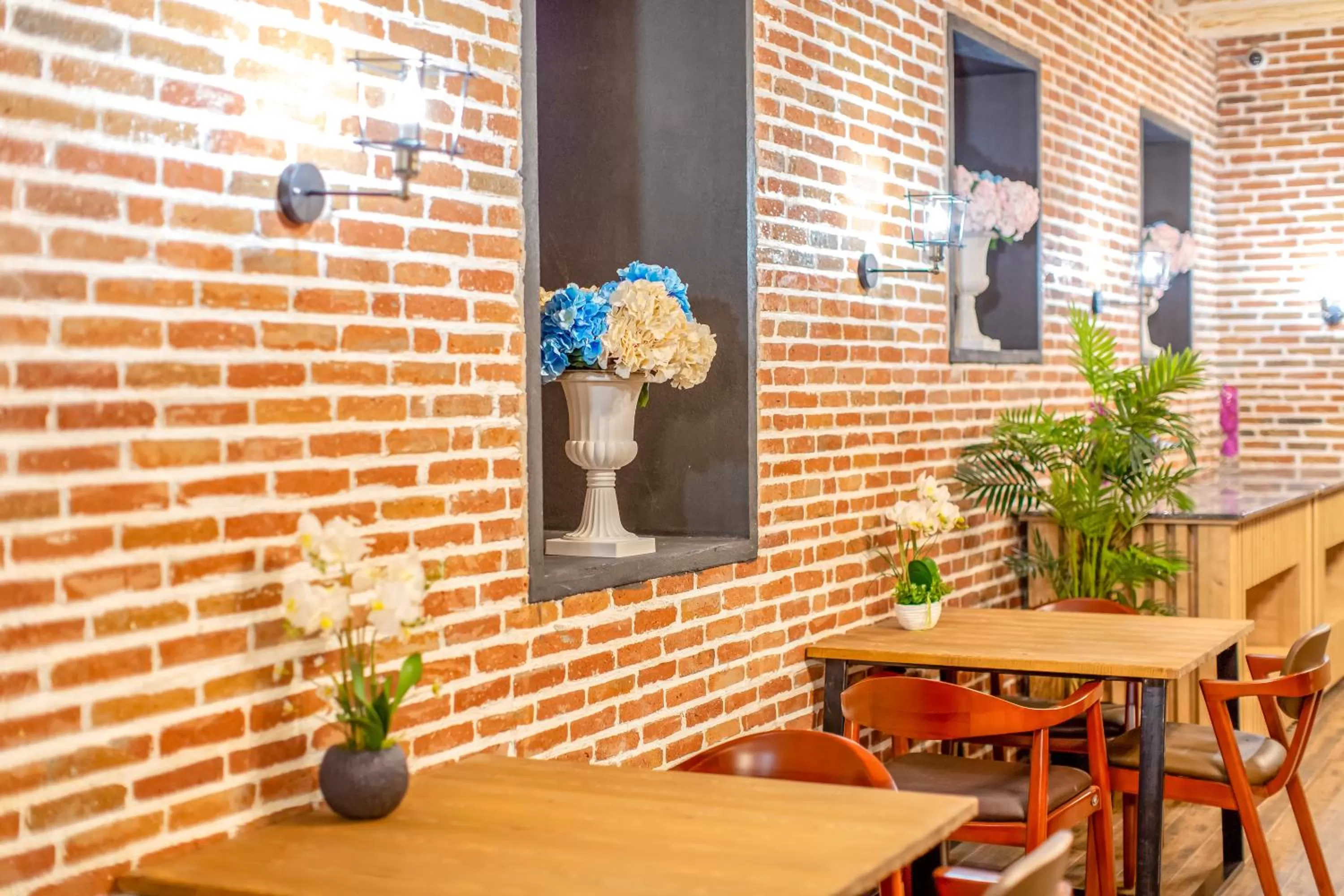 Dining area in Royal Inn