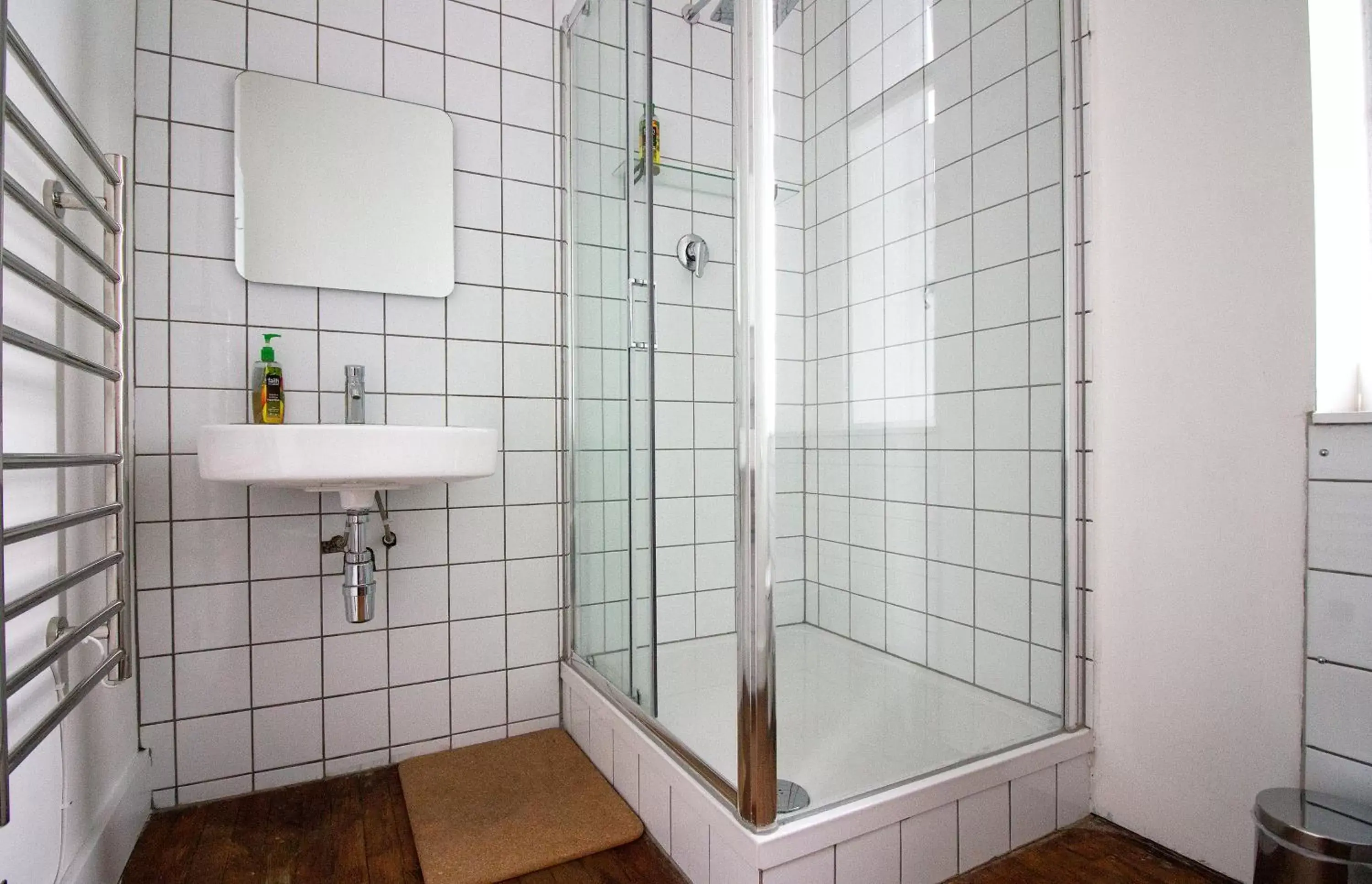 Shower, Bathroom in Green Rooms